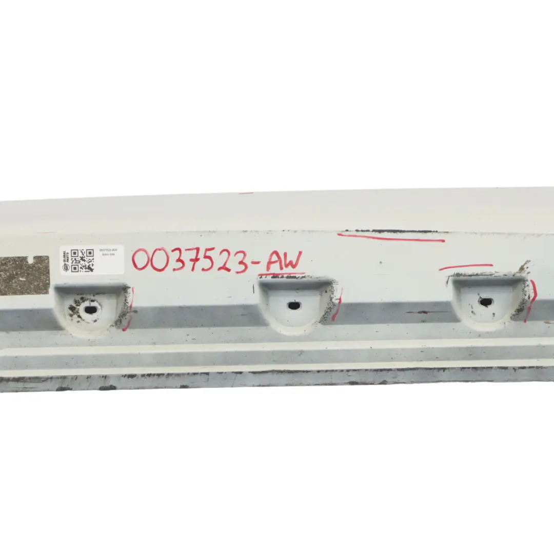 Gonna Laterale Anteriore Sinistra Striscia Davanzale Alpinweiss - 300 per BMW Z4 E89 con numero di parte 0037523 BMW Z4 E89 Gonna Laterale Anteriore Sinistra Striscia Davanzale Alpinweiss - 300 - SKU 0037523-AW - Numero di parte 0037523