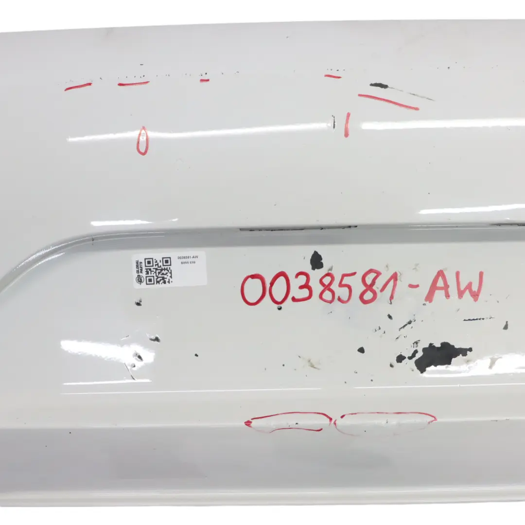 Bumper Trim Panel Alpinweiss White - 300 to BMW Z4 E89 Convertible Roadster Rear with Part number 0038581 BMW Z4 E89 Convertible Roadster Rear Bumper Trim Panel Alpinweiss White - 300 - SKU 0038581-AW - Part number 0038581