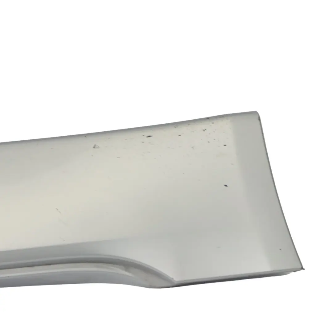 Faldón lateral del umbral puerta derecha Titansilber Silver 354 para BMW E60 E61 con número de pieza 0150278 BMW E60 E61 Faldón lateral del umbral puerta derecha Titansilber Silver 354 - SKU 0150278-TS - Número de pieza 0150278
