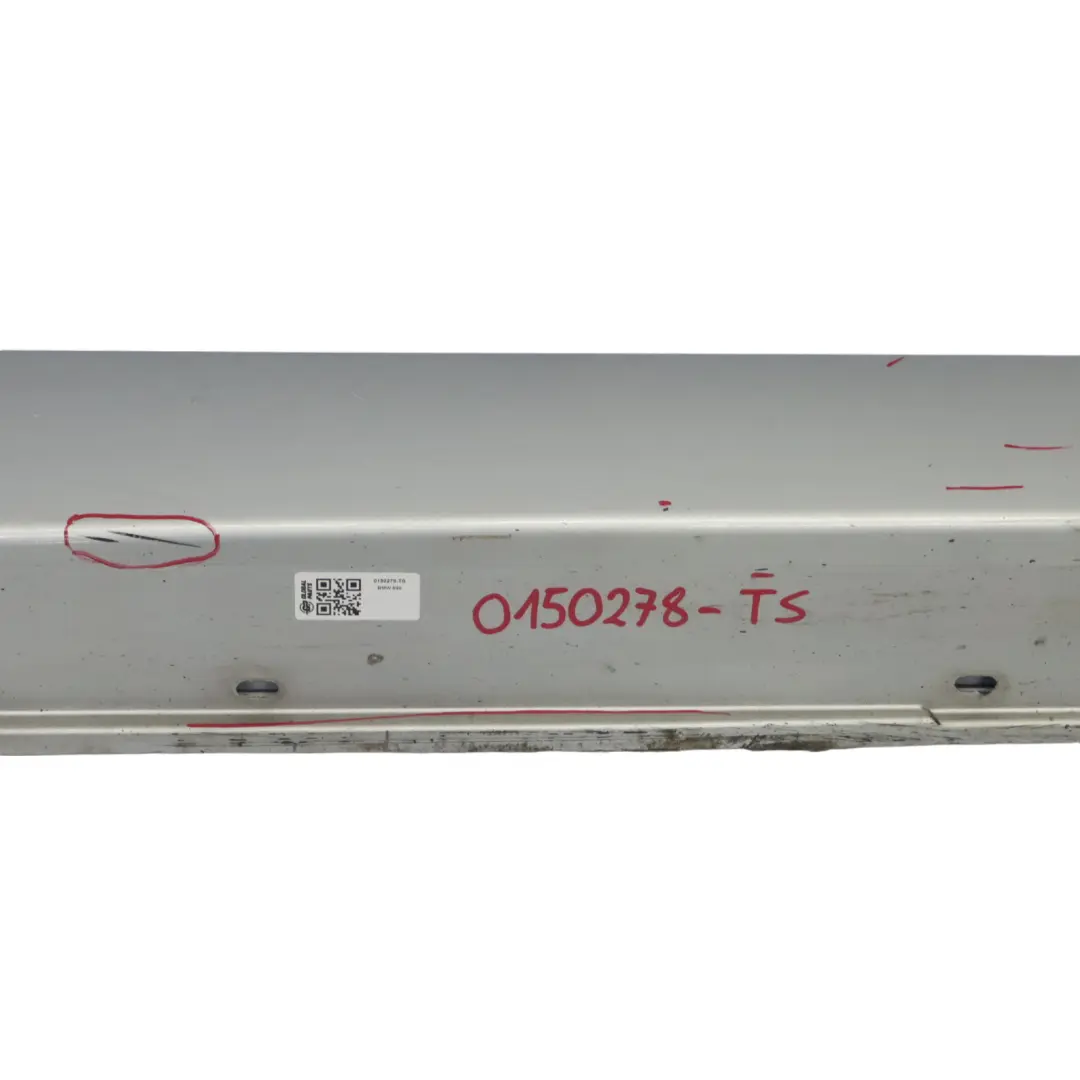 Listello Portiera Apertura Gonna Dx Argento-Titanio Argento - 354 per BMW E60 E61 con numero di parte 0150278 BMW E60 E61 Listello Portiera Apertura Gonna Dx Argento-Titanio Argento - 354 - SKU 0150278-TS - Numero di parte 0150278