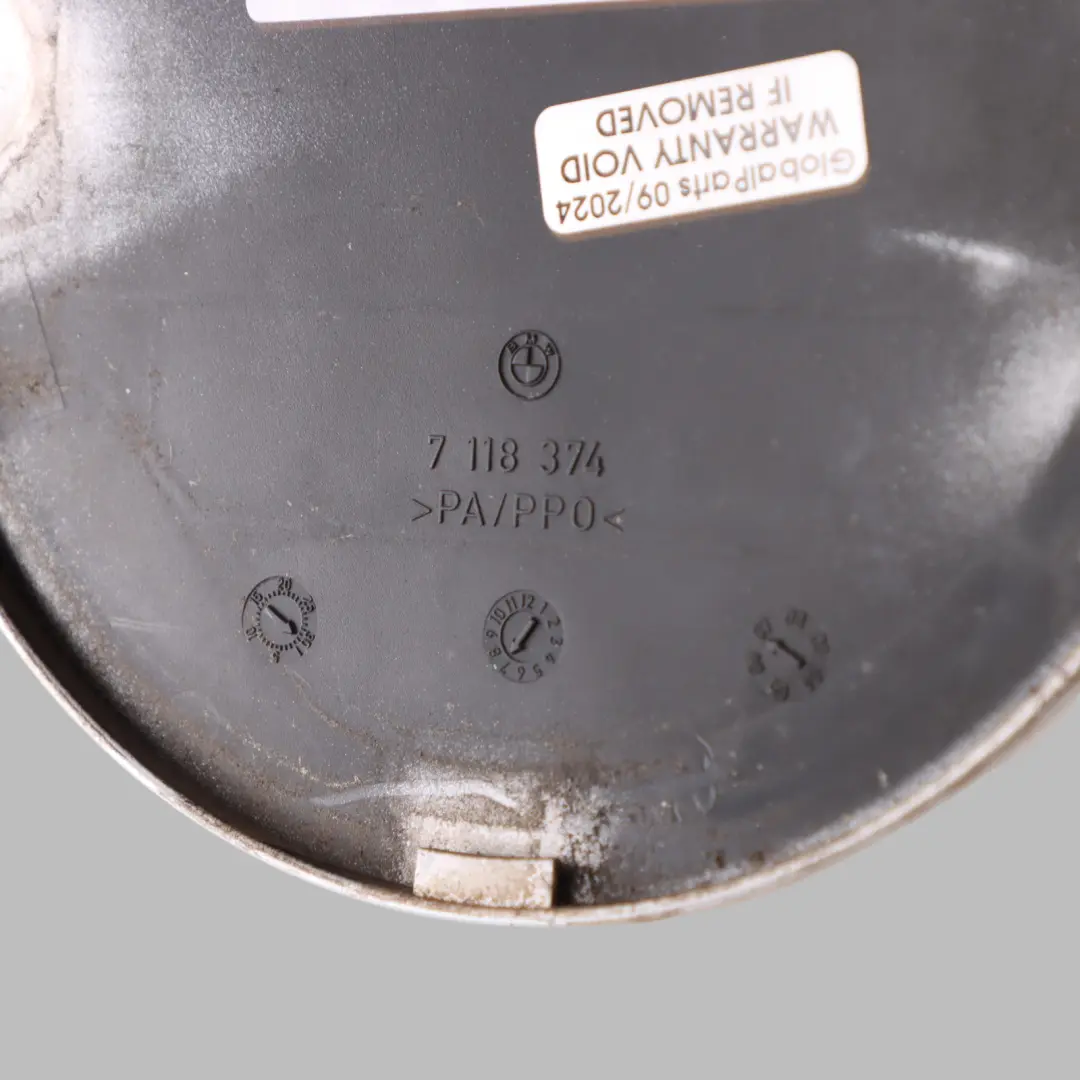 Klapka Wlewu Paliwa Pokrywa White Silver A62 7118374 do Mini Cooper R52 Cabrio o numerze 0309413 Mini Cooper R52 Cabrio Klapka Wlewu Paliwa Pokrywa White Silver A62 7118374 - SKU 0309413-WS - Numer Części 0309413