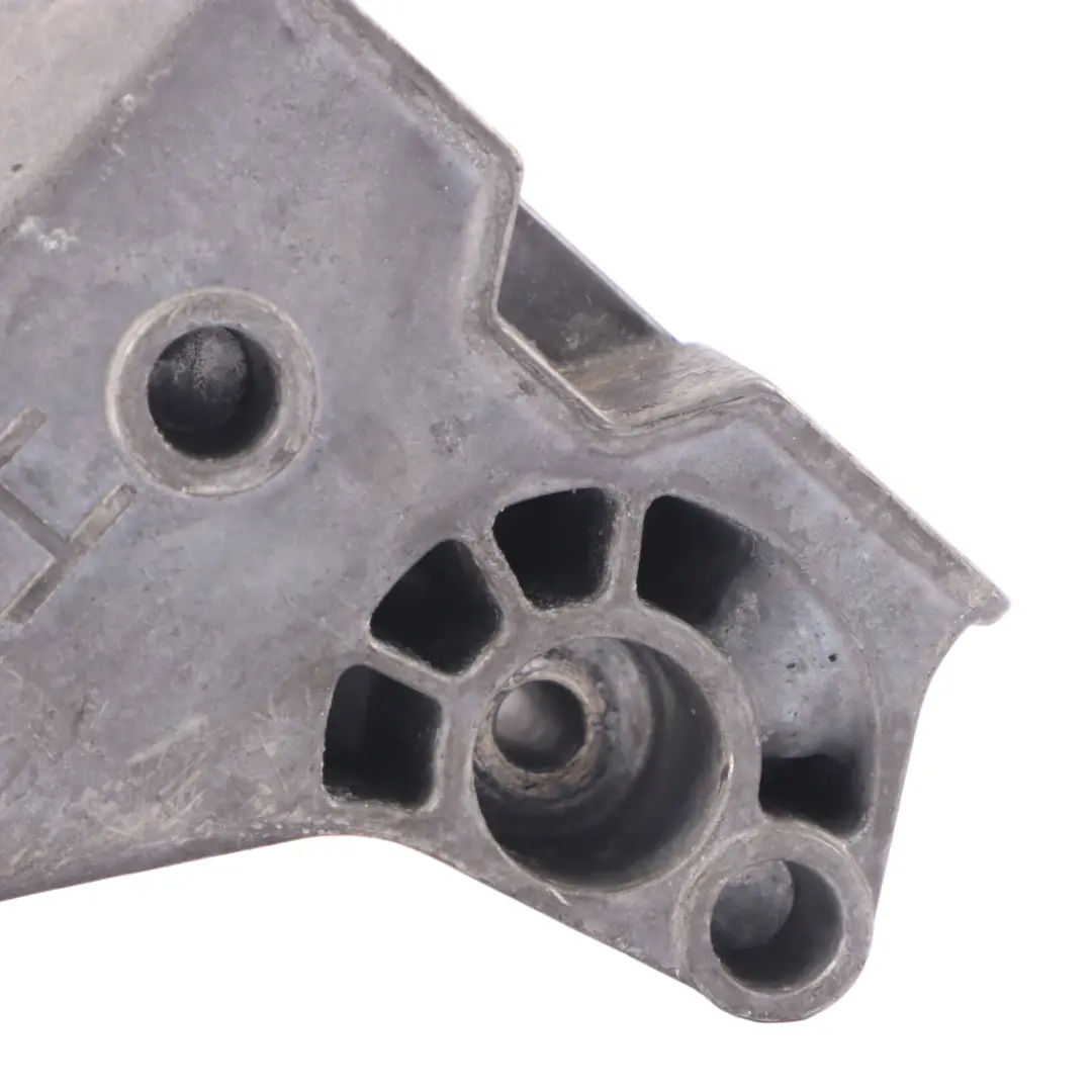 Audi TT 8N Motor Halterung Rechts - SKU 038199207H - Teilenummer 038199207H