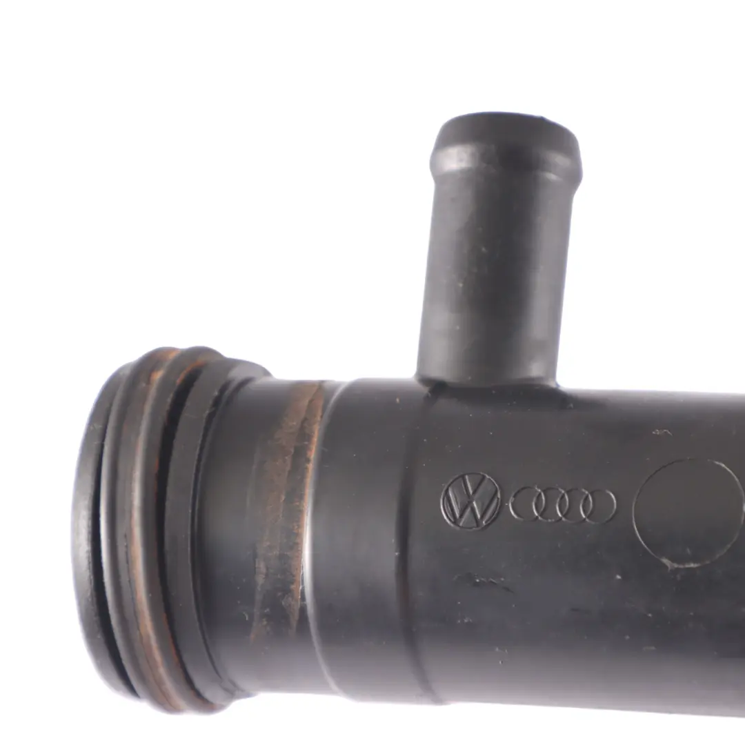 Przewód Wąż Rura Wody do Volkswagen Golf 6 Audi A1 A3 8P Benzyna o numerze 03C121065B Volkswagen Golf 6 Audi A1 A3 8P Benzyna Przewód Wąż Rura Wody - SKU 03C121065B - Numer Części 03C121065B