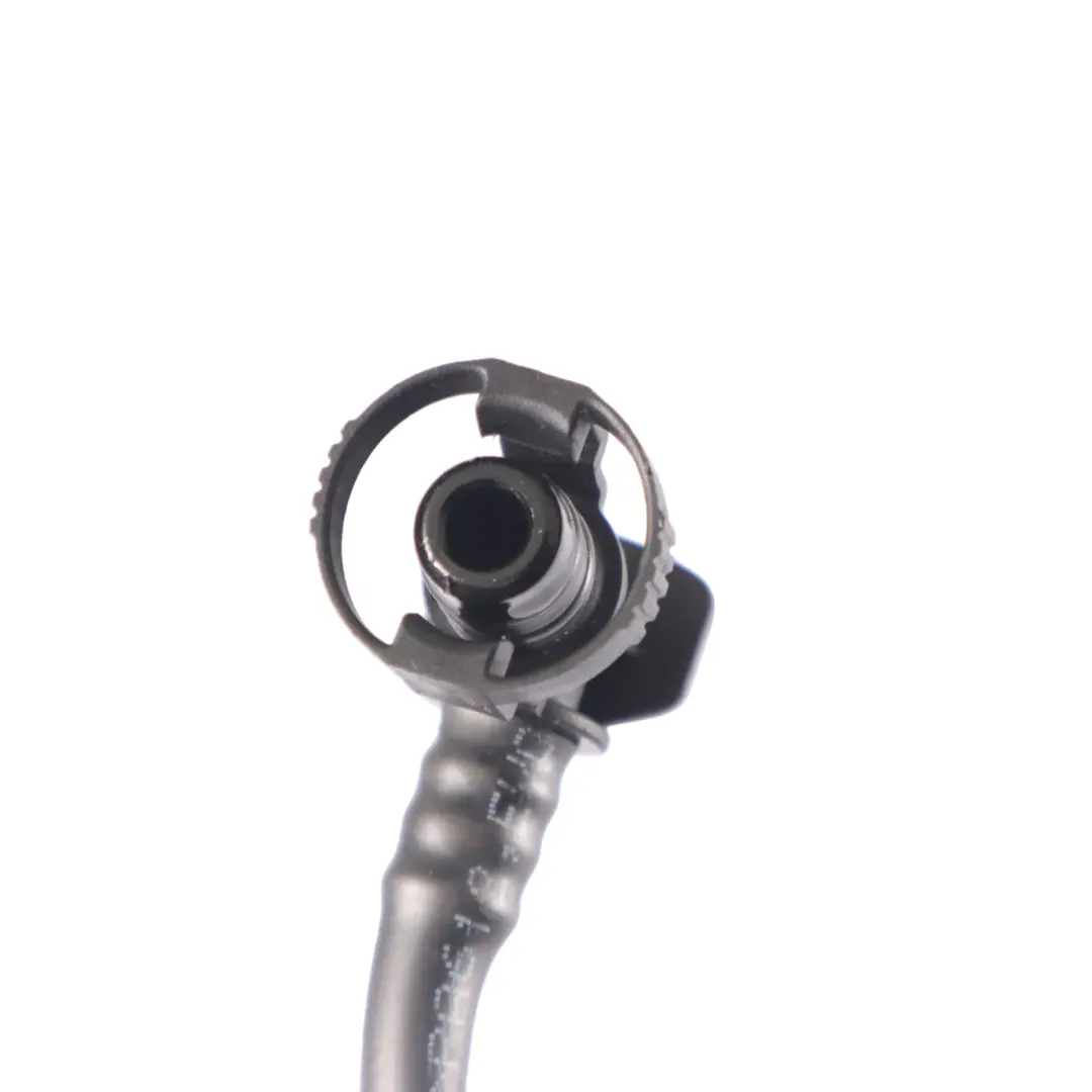 Przewód Rurka Łącząca Chłodnicy Powietrza do Volkswagen Passat B7 o numerze 03C133514AP Volkswagen Passat B7 Przewód Rurka Łącząca Chłodnicy Powietrza - SKU 03C133514AP - Numer Części 03C133514AP