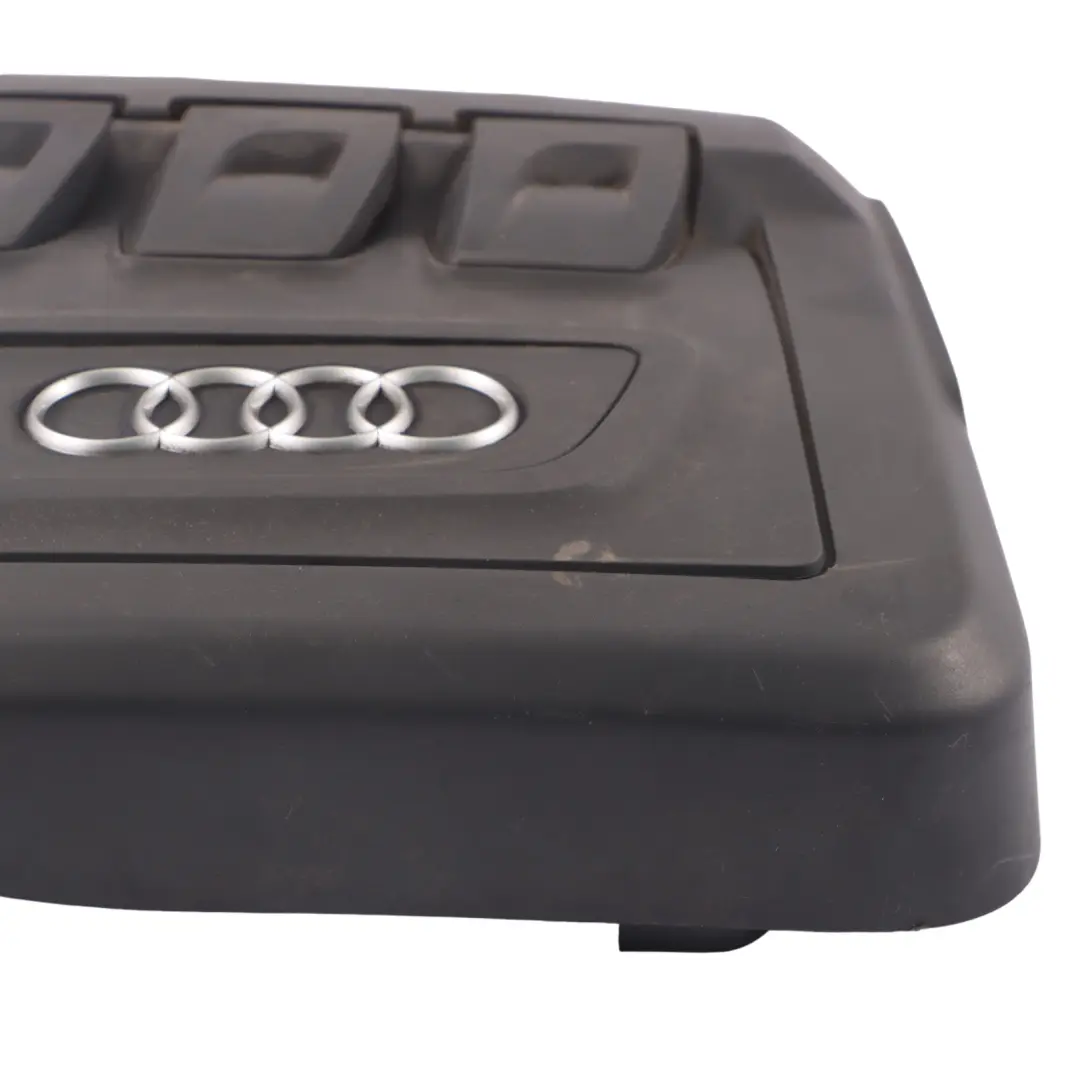 Panel Aislante De La Cubierta Superior Del Motor para Audi A3 8P 2.0 TDI con número de pieza 03L103925S Audi A3 8P 2.0 TDI Panel Aislante De La Cubierta Superior Del Motor - SKU 03L103925S - Número de pieza 03L103925S