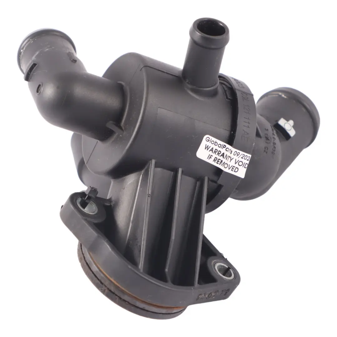 7N Kühlmittel Thermostat Gehäuse Abdeckung für Volkswagen Sharan mit Teilenummer 03L121111AE Volkswagen Sharan 7N Kühlmittel Thermostat Gehäuse Abdeckung - SKU 03L121111AE - Teilenummer 03L121111AE
