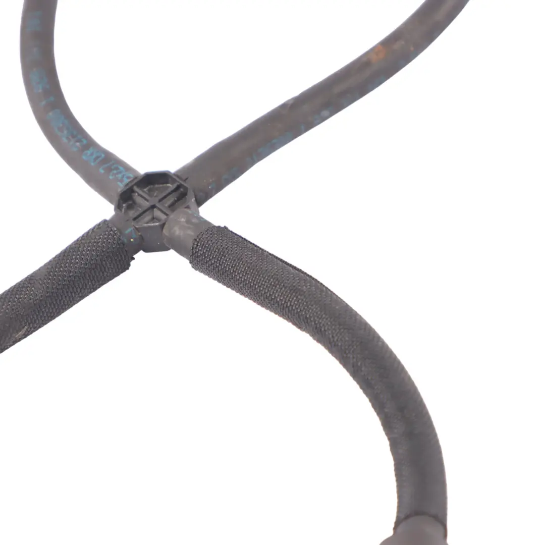 Tubo Flessibile Iniettore Carburante Perdita Ritorno per VW T5 2.0 TDI con numero di parte 03L130235D VW T5 2.0 TDI Tubo Flessibile Iniettore Carburante Perdita Ritorno - SKU 03L130235D - Numero di parte 03L130235D