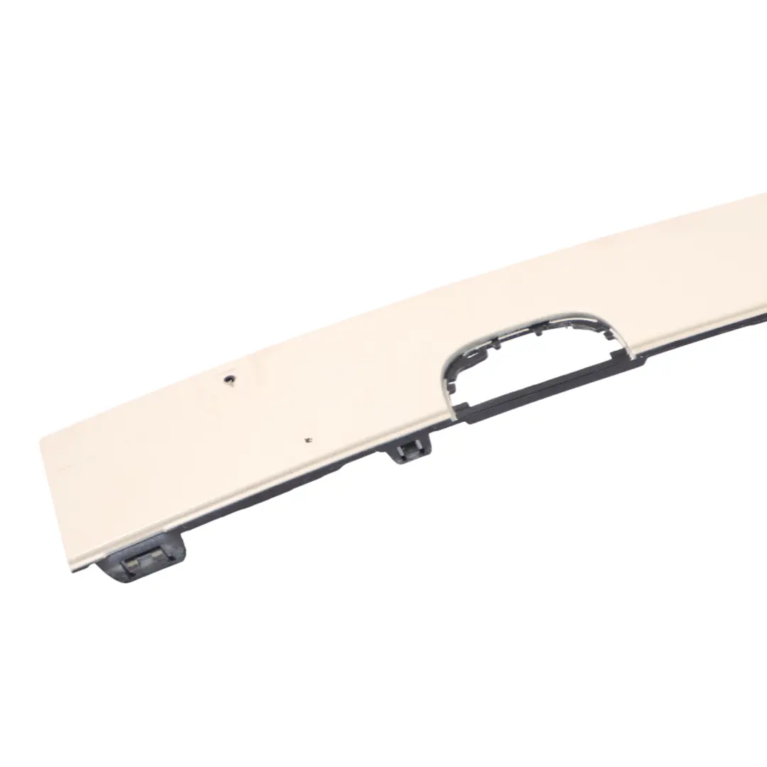 Embellecedor parachoques delantero Pepper White 850 para MINI Cooper R55 R56 con número de pieza 0430224 MINI Cooper R55 R56 Embellecedor parachoques delantero Pepper White 850 - SKU 0430224-PW2 - Número de pieza 0430224