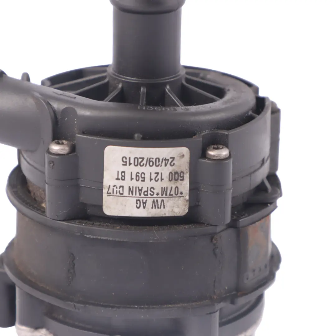 Pompe à eau auxiliaire pour Audi Q3 8U à propos du numéro de pièce 04L965567A Audi Q3 8U Pompe à eau auxiliaire - SKU 04L965567A - Numéro de pièce 04L965567A