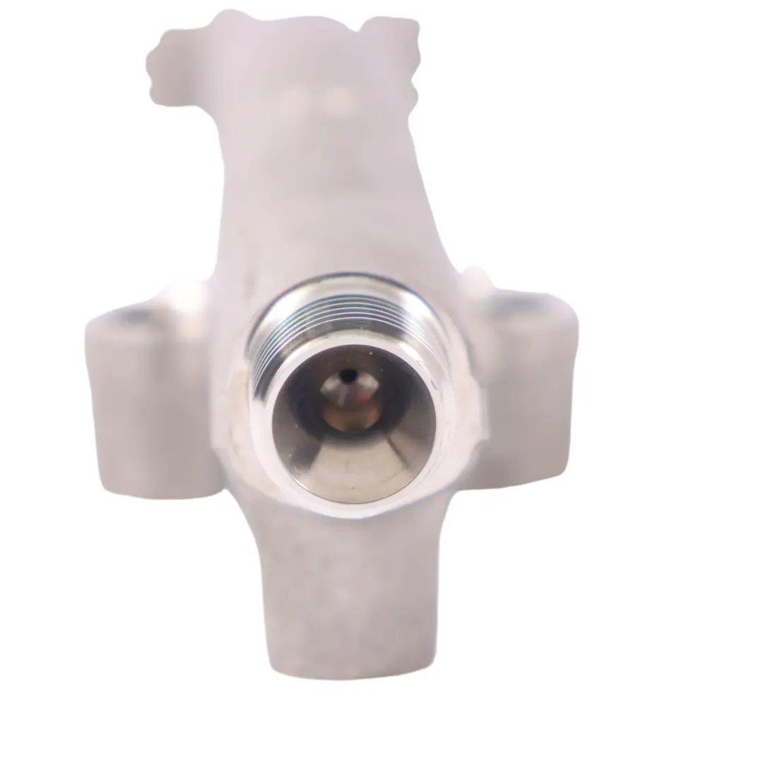VW Golf 8 1.5 eTSI DFYA Injection Fuel Rail Nozzle Distribution - SKU 05E133320B - Part number 05E133320B