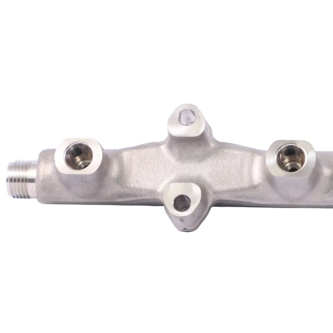 VW Golf 8 1.5 eTSI DFYA Injection Fuel Rail Nozzle Distribution - SKU 05E133320B - Part number 05E133320B