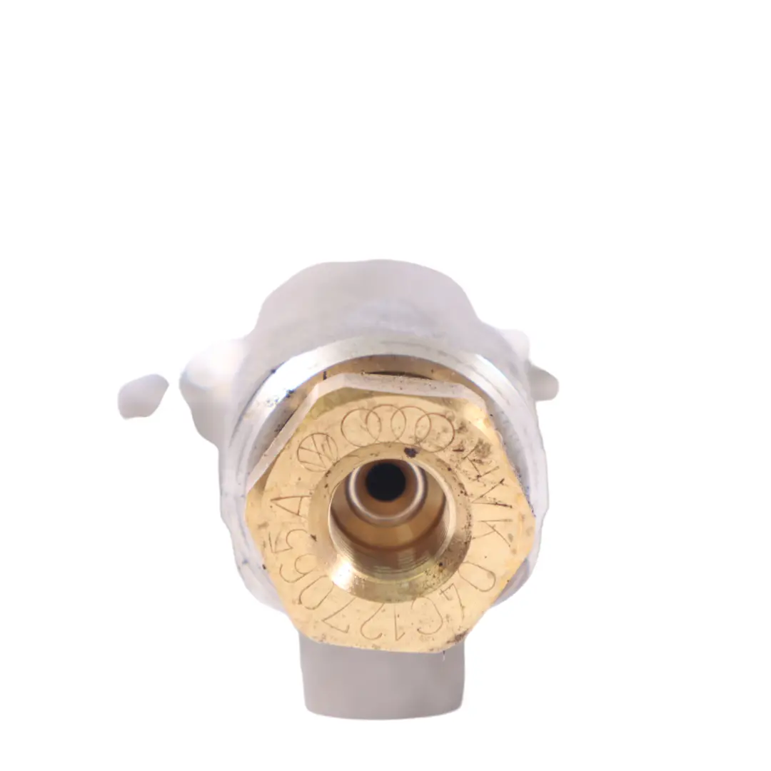 DFYA Inyección Fuel Rail Boquilla Distribución para VW Golf 8 1.5 eTSI con número de pieza 05E133320B VW Golf 8 1.5 eTSI DFYA Inyección Fuel Rail Boquilla Distribución - SKU 05E133320B - Número de pieza 05E133320B