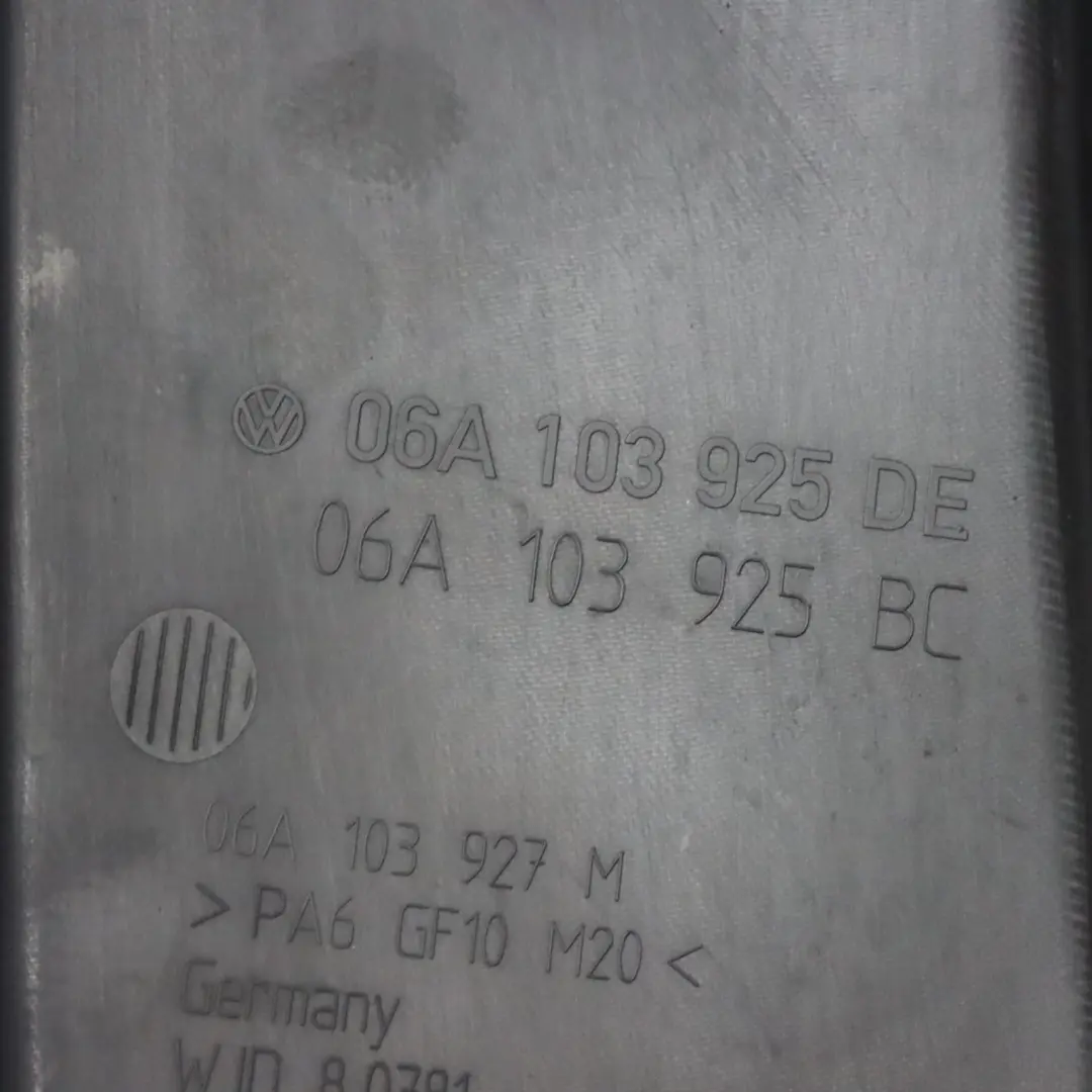 Gasolina Tapa Panel del motor para Volkswagen New Beetle 1.6 con número de pieza 06A103925DE Volkswagen New Beetle 1.6 Gasolina Tapa Panel del motor - SKU 06A103925DE - Número de pieza 06A103925DE