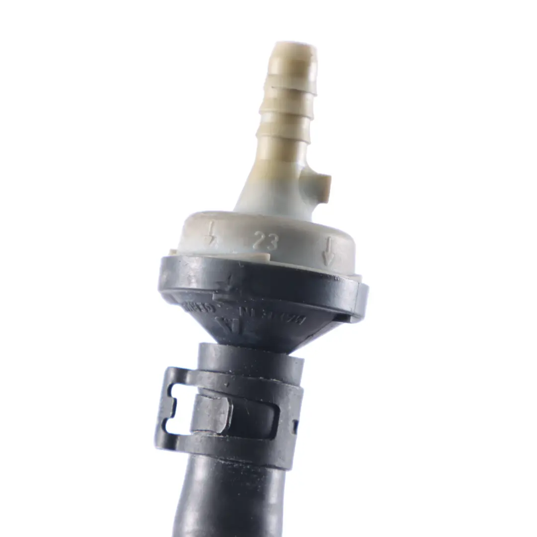 8N 1.8T Przewód Paliwa Filtra Węglowego do Audi S3 TT o numerze 06A133352 Audi S3 TT 8N 1.8T Przewód Paliwa Filtra Węglowego - SKU 06A133352C - Numer Części 06A133352