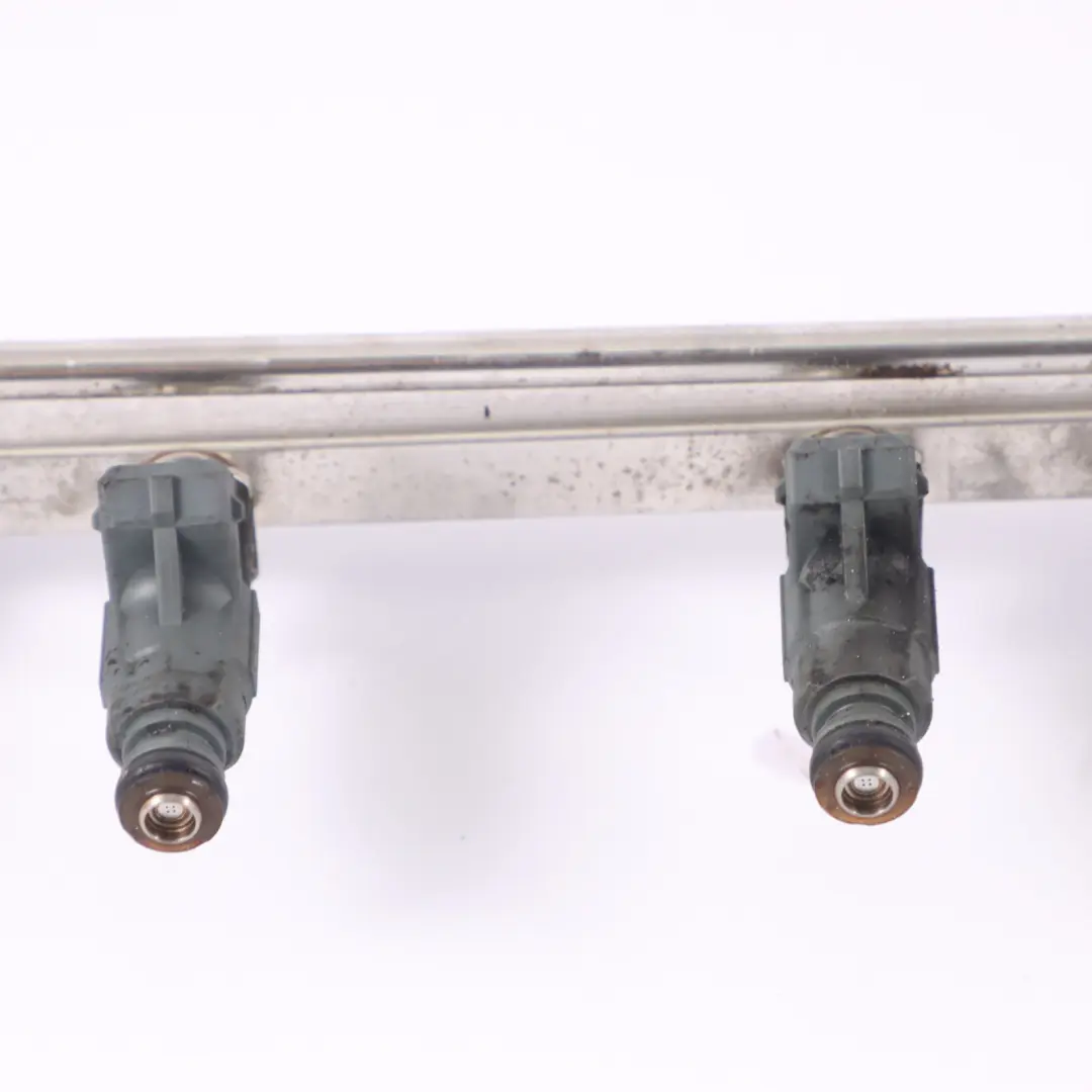 8N 1.8T BAM Listwa Wtryskowa Wtryskiwacze do Audi TT o numerze 06A133681E Audi TT 8N 1.8T BAM Listwa Wtryskowa Wtryskiwacze - SKU 06A133681E - Numer Części 06A133681E