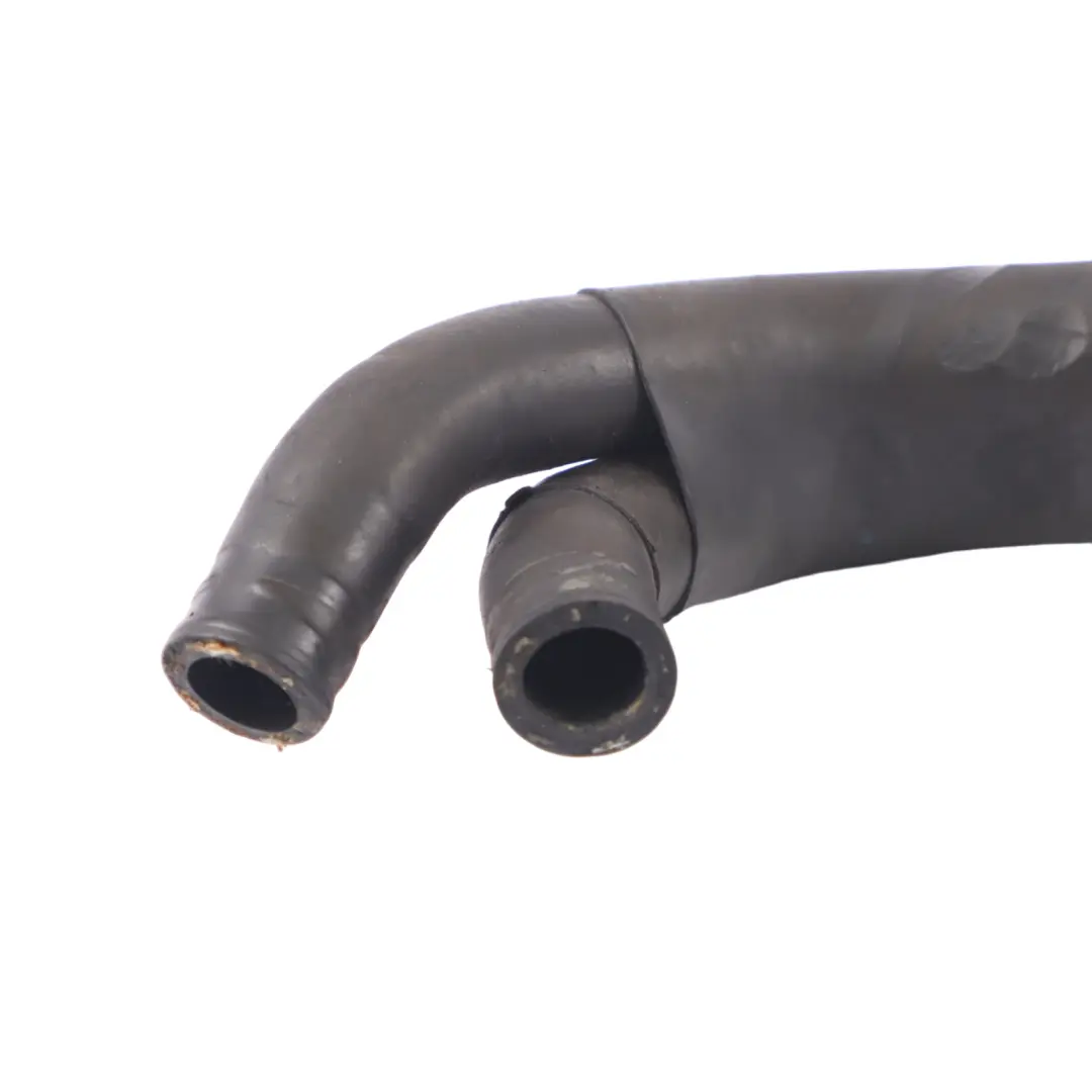 Tuyau Refroidissement I'Eau l'Essence pour Volkswagen Beetle 1.6 à propos du numéro de pièce 1C0121086L Volkswagen Beetle 1.6 Tuyau Refroidissement I'Eau l'Essence - SKU 1C0121086L - Numéro de pièce 1C0121086L