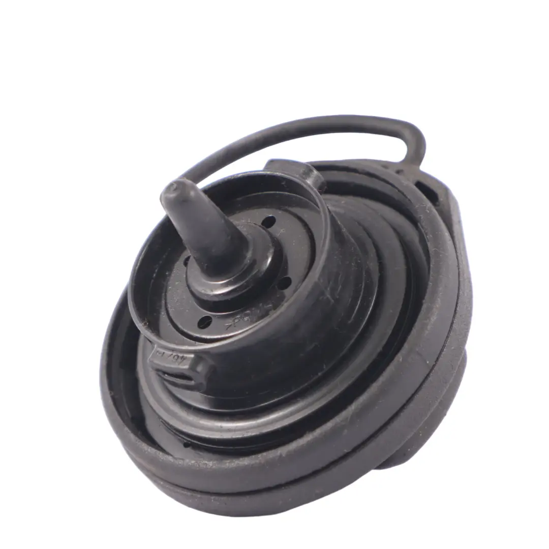 Volkswagen VW Tiguan 5N Couvercle bouchon réservoir carburant noir - SKU 1K0201550S - Numéro de pièce 1K0201550S