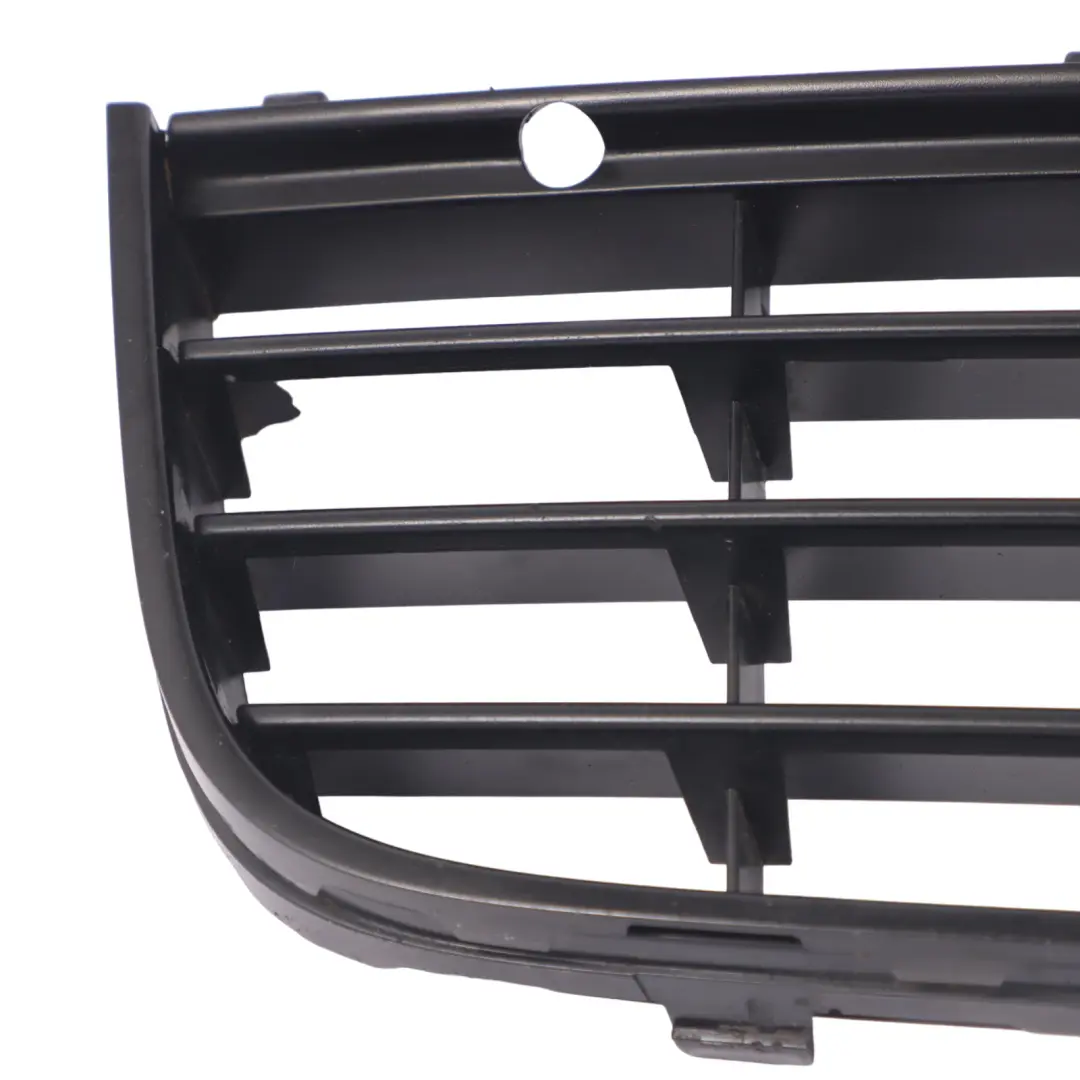 VW Golf V Kratka Grill Atrapa Chłodnicy Zderzak Przedni - SKU 1K0853677C - Numer Części 1K0853677C