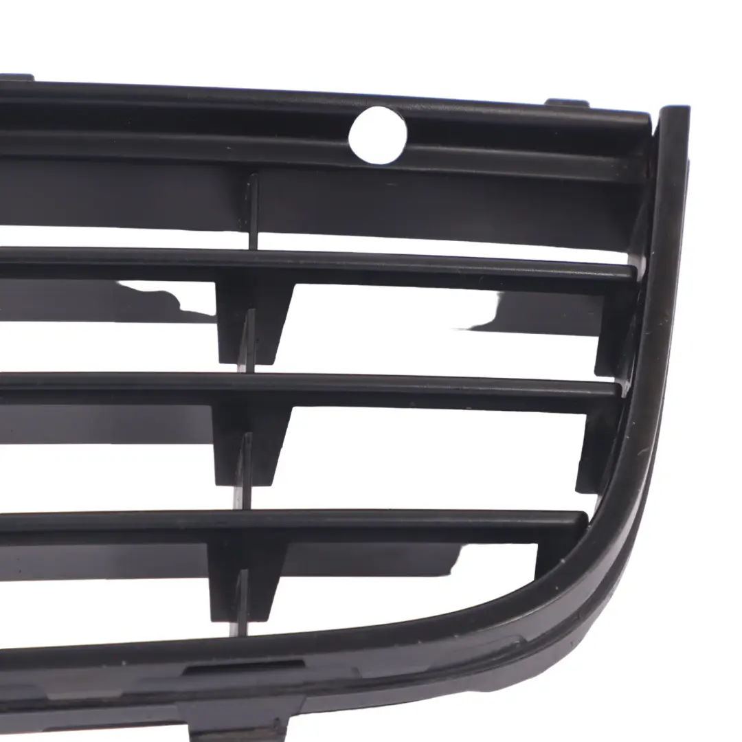 VW Golf V Kratka Grill Atrapa Chłodnicy Zderzak Przedni - SKU 1K0853677C - Numer Części 1K0853677C