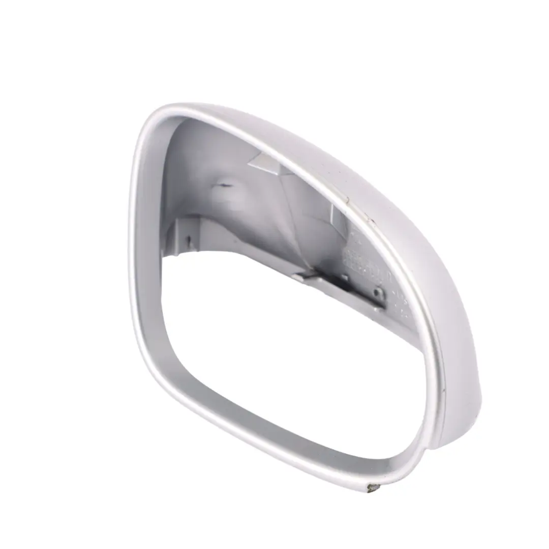 Außenspiegel Abdeckung Rechts Gehäuse Reflex Silber A7W für Volkswagen VW Golf V mit Teilenummer 1K0857538 Volkswagen VW Golf V Außenspiegel Abdeckung Rechts Gehäuse Reflex Silber A7W - SKU 1K0857538-RES - Teilenummer 1K0857538