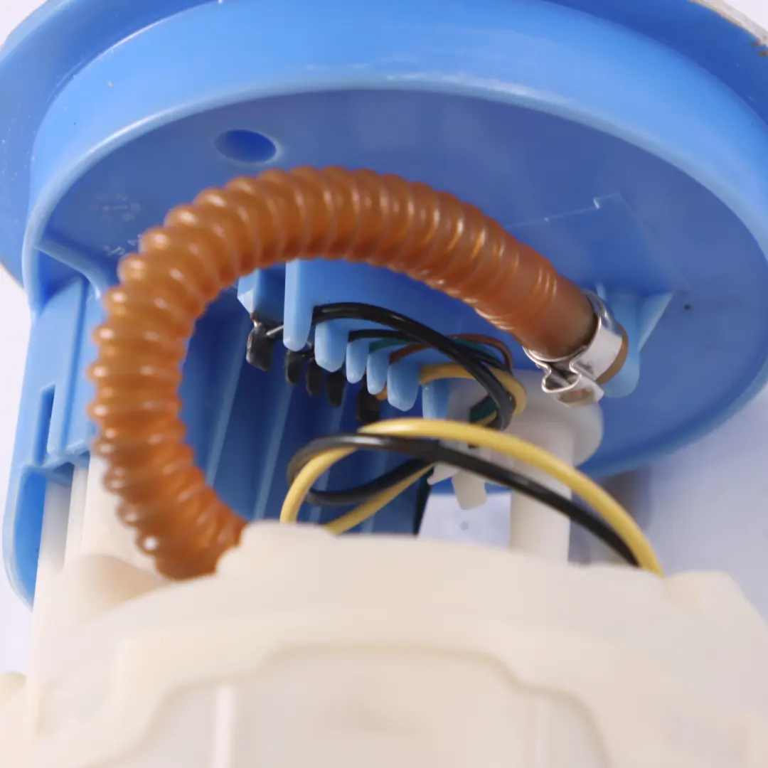 1K 2.0 TFSI BWA Pompa Carburante Benzina Unità Sender per VW Golf con numero di parte 1K0919051AE VW Golf 1K 2.0 TFSI BWA Pompa Carburante Benzina Unità Sender - SKU 1K0919051AE - Numero di parte 1K0919051AE