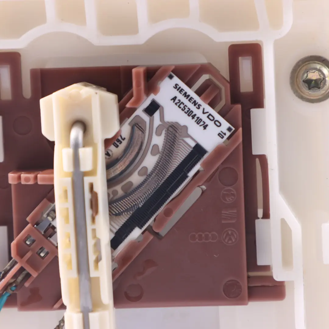 1K 2.0 TFSI BWA Pompa Carburante Benzina Unità Sender per VW Golf con numero di parte 1K0919051AE VW Golf 1K 2.0 TFSI BWA Pompa Carburante Benzina Unità Sender - SKU 1K0919051AE - Numero di parte 1K0919051AE