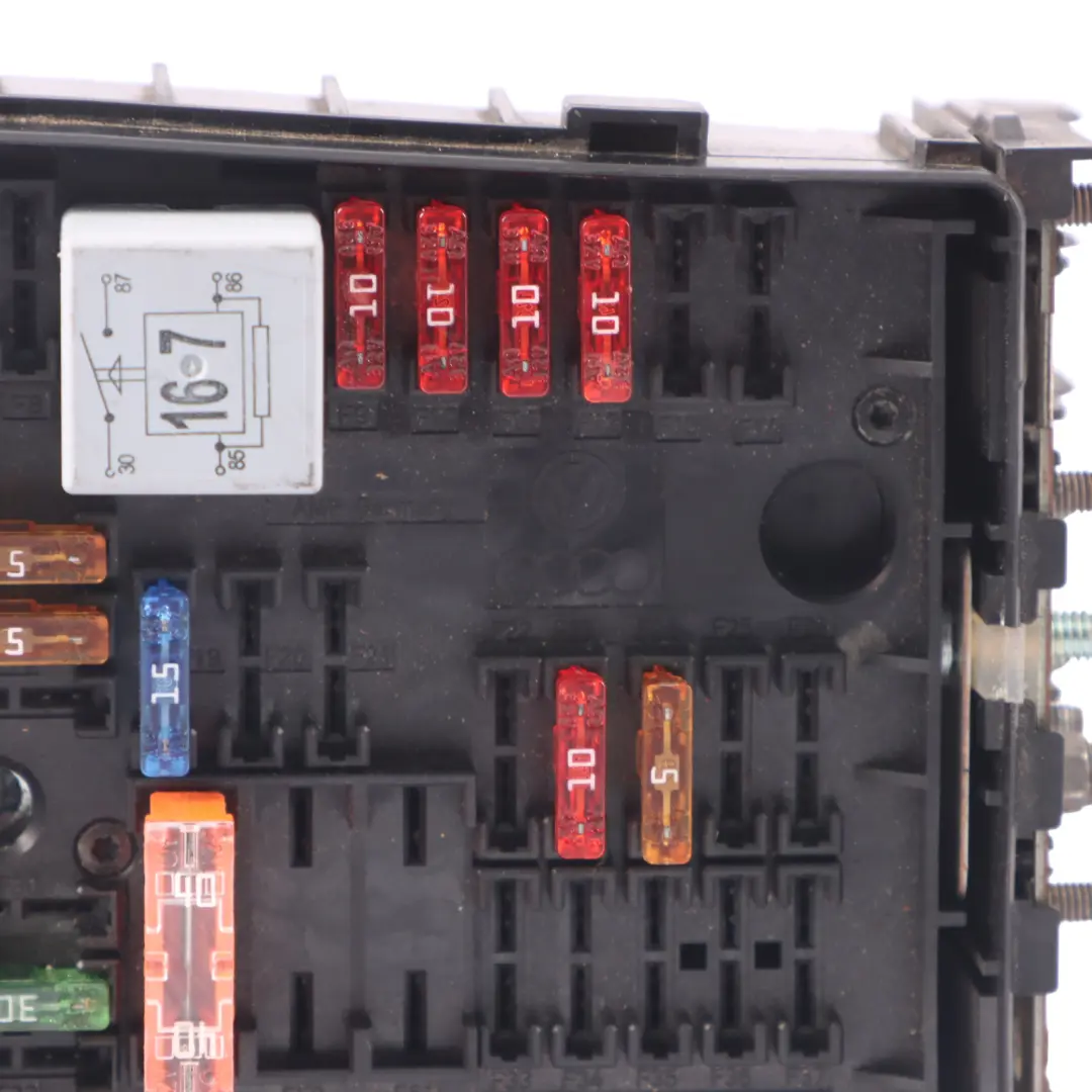 1K Mk5 Fuse Box Engine Compartment Relay Unit to Volkswagen VW Golf with Part number 1K0937124K Volkswagen VW Golf 1K Mk5 Fuse Box Engine Compartment Relay Unit - SKU 1K0937124K - Part number 1K0937124K