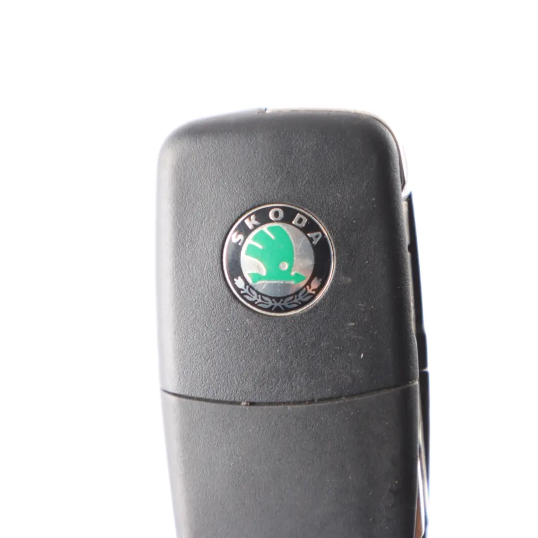 433Mhz Remote Key Fob to Skoda Octavia II with Part number 1K0959753G Skoda Octavia II 433Mhz Remote Key Fob - SKU 1K0959753G - Part number 1K0959753G