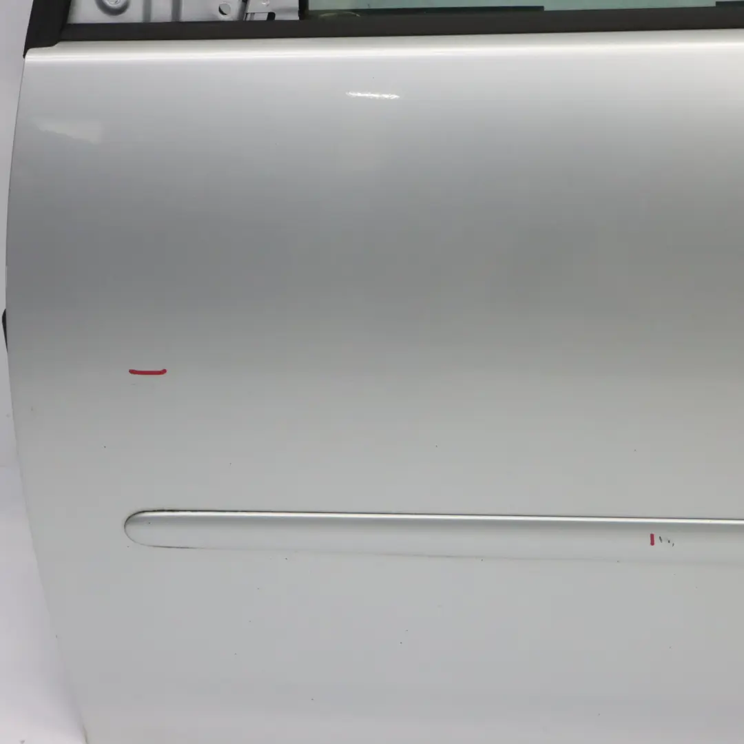 Mk5 Porte Avant Gauche Argent Réflexe Métallisé - A7W pour Volkswagen VW Golf à propos du numéro de pièce 1K4831105G Volkswagen VW Golf Mk5 Porte Avant Gauche Argent Réflexe Métallisé - A7W - SKU 1K4831105G-RES - Numéro de pièce 1K4831105G