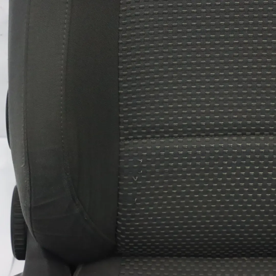 1K Siège Avant Droit Tissu Intérieur Anthracite pour Volkswagen Golf 5 à propos du numéro de pièce 1K4882806DD Volkswagen Golf 5 1K Siège Avant Droit Tissu Intérieur Anthracite - SKU 1K4882806DD-1 - Numéro de pièce 1K4882806DD