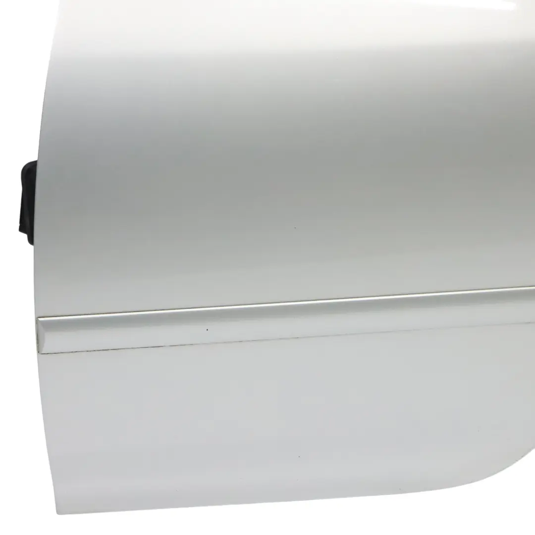 Mk5 Drzwi Lewe Tylne Reflex Silver Srebrny Metalik - A7W do VW Volkswagen Golf o numerze 1K6833105J VW Volkswagen Golf Mk5 Drzwi Lewe Tylne Reflex Silver Srebrny Metalik - A7W - SKU 1K6833105J-RES - Numer Części 1K6833105J