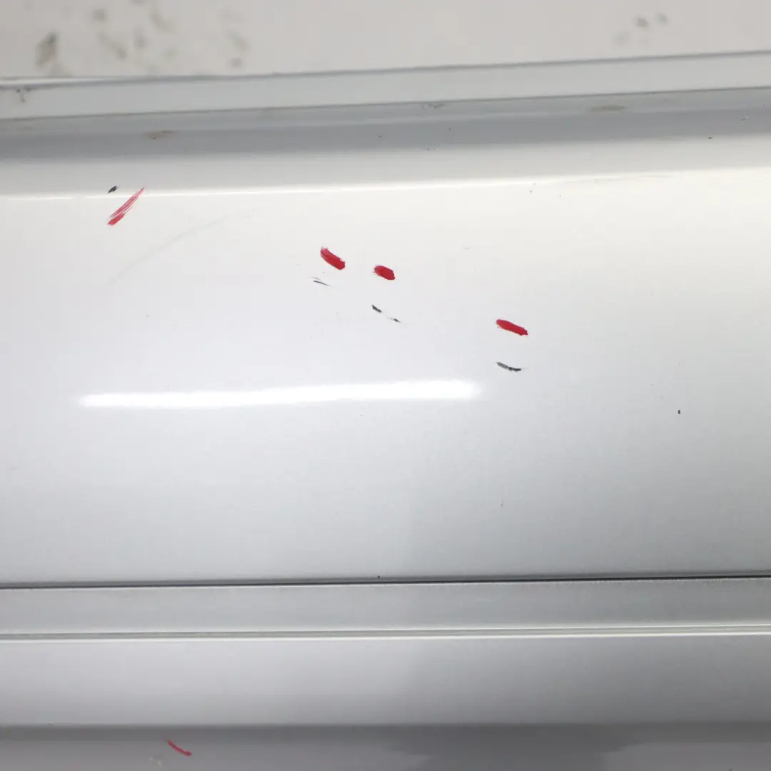 Bumper Rear Trim Panel Cover Reflex Silver Metallic A7W to Volkswagen VW Touran 1T with Part number 1T0807421K Volkswagen VW Touran 1T Bumper Rear Trim Panel Cover Reflex Silver Metallic A7W - SKU 1T0807421K-RES - Part number 1T0807421K