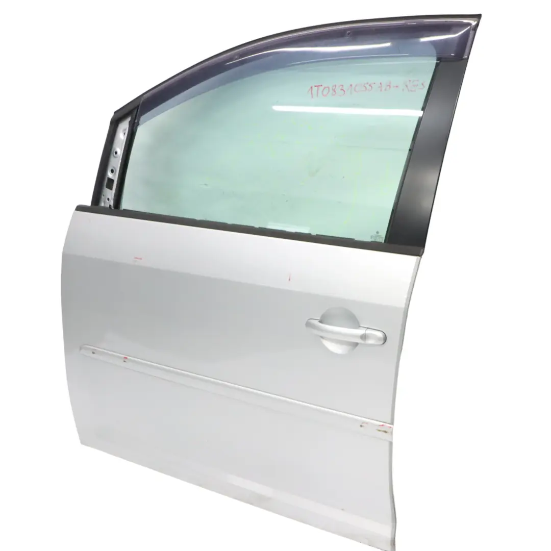 Porta Anteriore Sinistra Reflex Silver Metallic - LA7W per Volkswagen VW Touran 1T con numero di parte 1T0831055AB-RES Volkswagen VW Touran 1T Porta Anteriore Sinistra Reflex Silver Metallic - LA7W - SKU 1T0831055AB-RES - Numero di parte 1T0831055AB-RES
