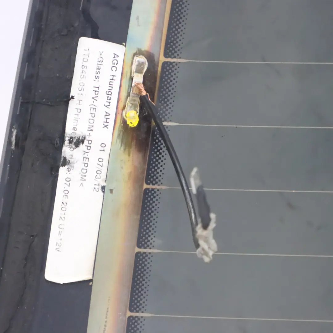 Szyba Tylna Klapy Podgrzewana Przyciemniana do VW Volkswagen Touran 1T o numerze 1T0845051H VW Volkswagen Touran 1T Szyba Tylna Klapy Podgrzewana Przyciemniana - SKU 1T0845051H - Numer Części 1T0845051H