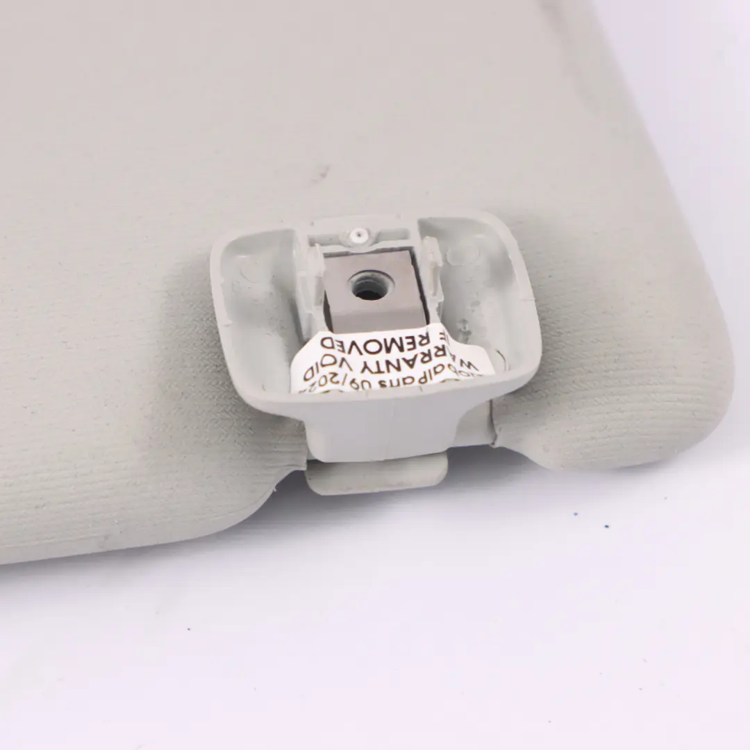 Pannello Copertura Parasole Specchietto Sinistro Grigio per VW Touran 1T con numero di parte 1T0857551J VW Touran 1T Pannello Copertura Parasole Specchietto Sinistro Grigio - SKU 1T0857551J - Numero di parte 1T0857551J