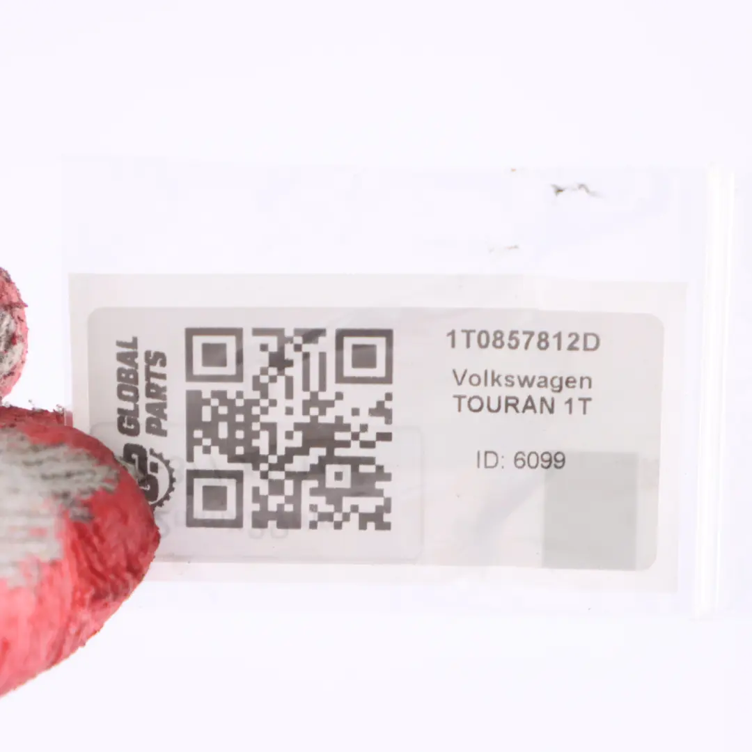 Ceinture sécurité arière droite troisième rangée pour Volkswagen Touran 1T à propos du numéro de pièce 1T0857812D Volkswagen Touran 1T Ceinture sécurité arière droite troisième rangée - SKU 1T0857812D - Numéro de pièce 1T0857812D