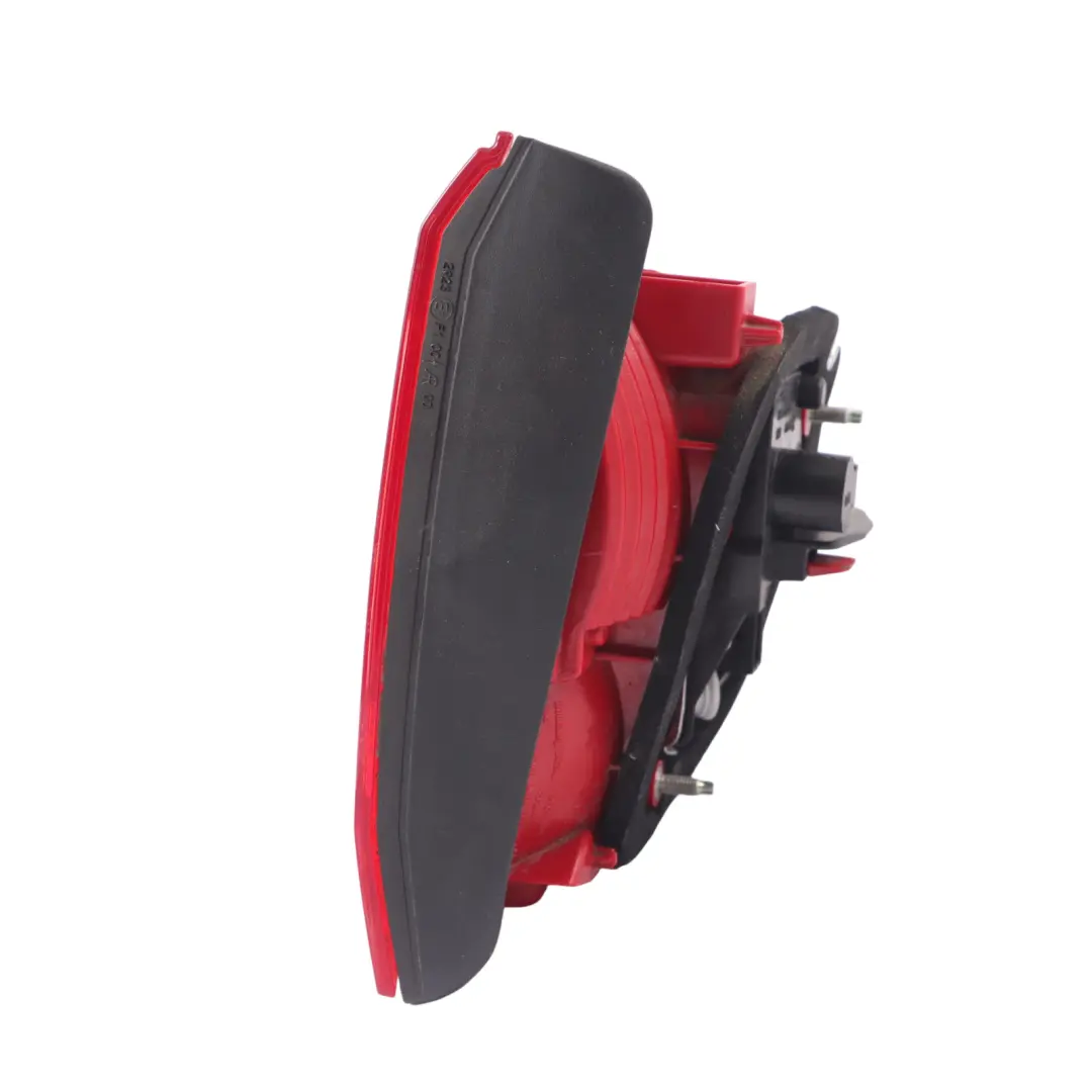 Fanale Luce Baule Portellone Posteriore Destro per Volkswagen Touran 1T con numero di parte 1T0945094A Volkswagen Touran 1T Fanale Luce Baule Portellone Posteriore Destro - SKU 1T0945094A - Numero di parte 1T0945094A