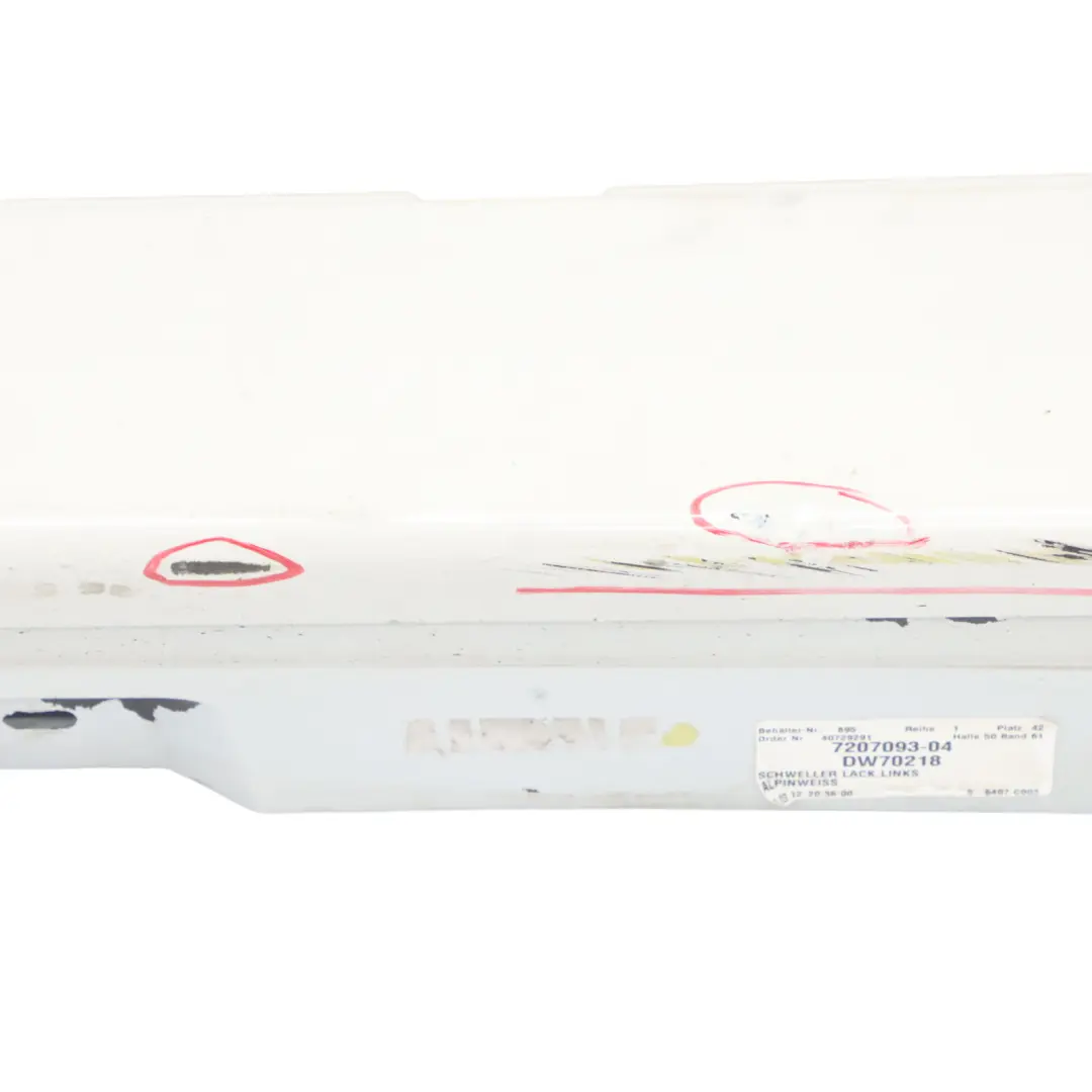 Gonna Laterale Porta Pannello Soglia Sinistra Alpinweiss 3 - 300 per BMW F10 F11 con numero di parte 2209827 BMW F10 F11 Gonna Laterale Porta Pannello Soglia Sinistra Alpinweiss 3 - 300 - SKU 2209827-AW2 - Numero di parte 2209827