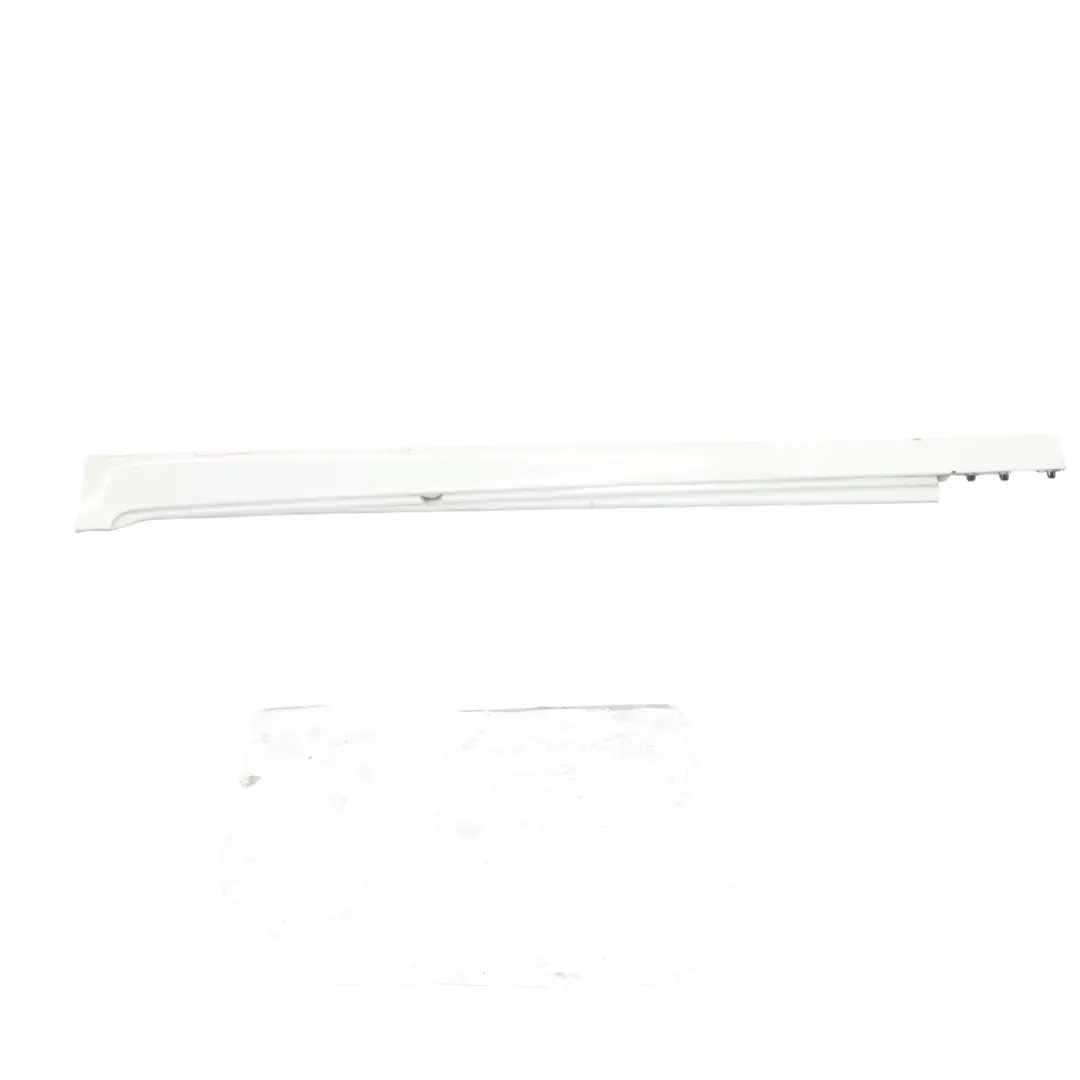 Seitenschwellerabdeckung Türschweller Links Alpinweiss 3 - 300 für BMW F10 F11 mit Teilenummer 2209827 BMW F10 F11 Seitenschwellerabdeckung Türschweller Links Alpinweiss 3 - 300 - SKU 2209827-AW2 - Teilenummer 2209827