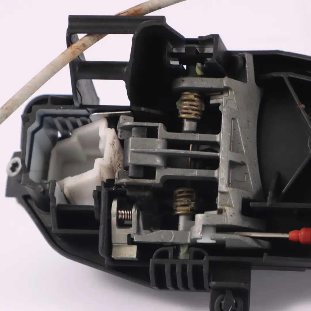 Türgriff Hinten Links Außen Halterung Mineralweiß - A96 für BMW X1 E84 mit Teilenummer 2992975 BMW X1 E84 Türgriff Hinten Links Außen Halterung Mineralweiß - A96 - SKU 2992975-MW - Teilenummer 2992975