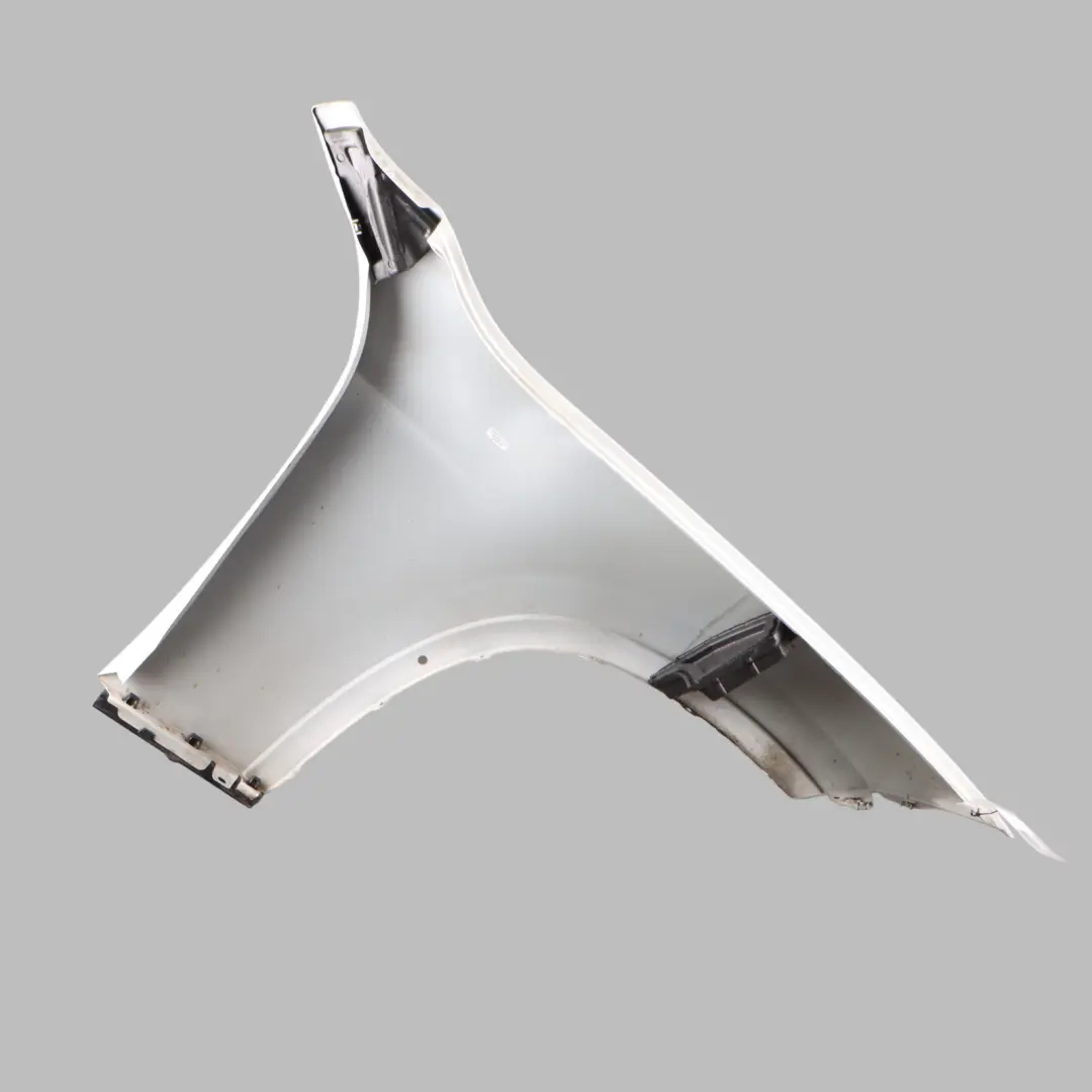 Parafango anteriore sinistro Copertura Alpinweiss Alpine White per BMW X1 E84 con numero di parte 2993155 BMW X1 E84 Parafango anteriore sinistro Copertura Alpinweiss Alpine White - SKU 2993155-AW - Numero di parte 2993155