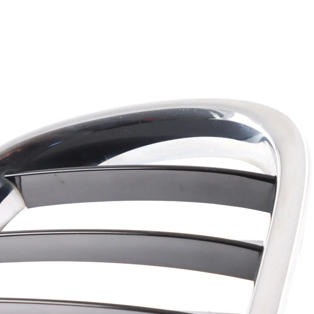 Kratka Grill Nerka Zderzaka Przedni Prawy Przód Czarna do BMW X1 E84 o numerze 2993306 BMW X1 E84 Kratka Grill Nerka Zderzaka Przedni Prawy Przód Czarna - SKU 2993306 - Numer Części 2993306