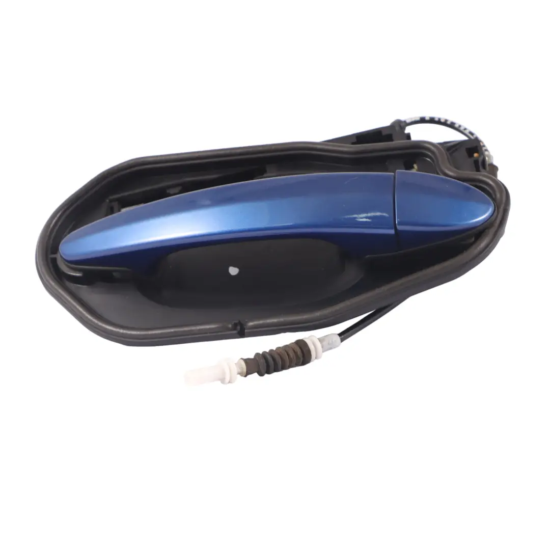 Klamka Drzwi Prawy Tył Niebieska Montegoblau Blue - A51 do BMW X3 E83 o numerze 3402593 BMW X3 E83 Klamka Drzwi Prawy Tył Niebieska Montegoblau Blue - A51 - SKU 3402593-MTB - Numer Części 3402593