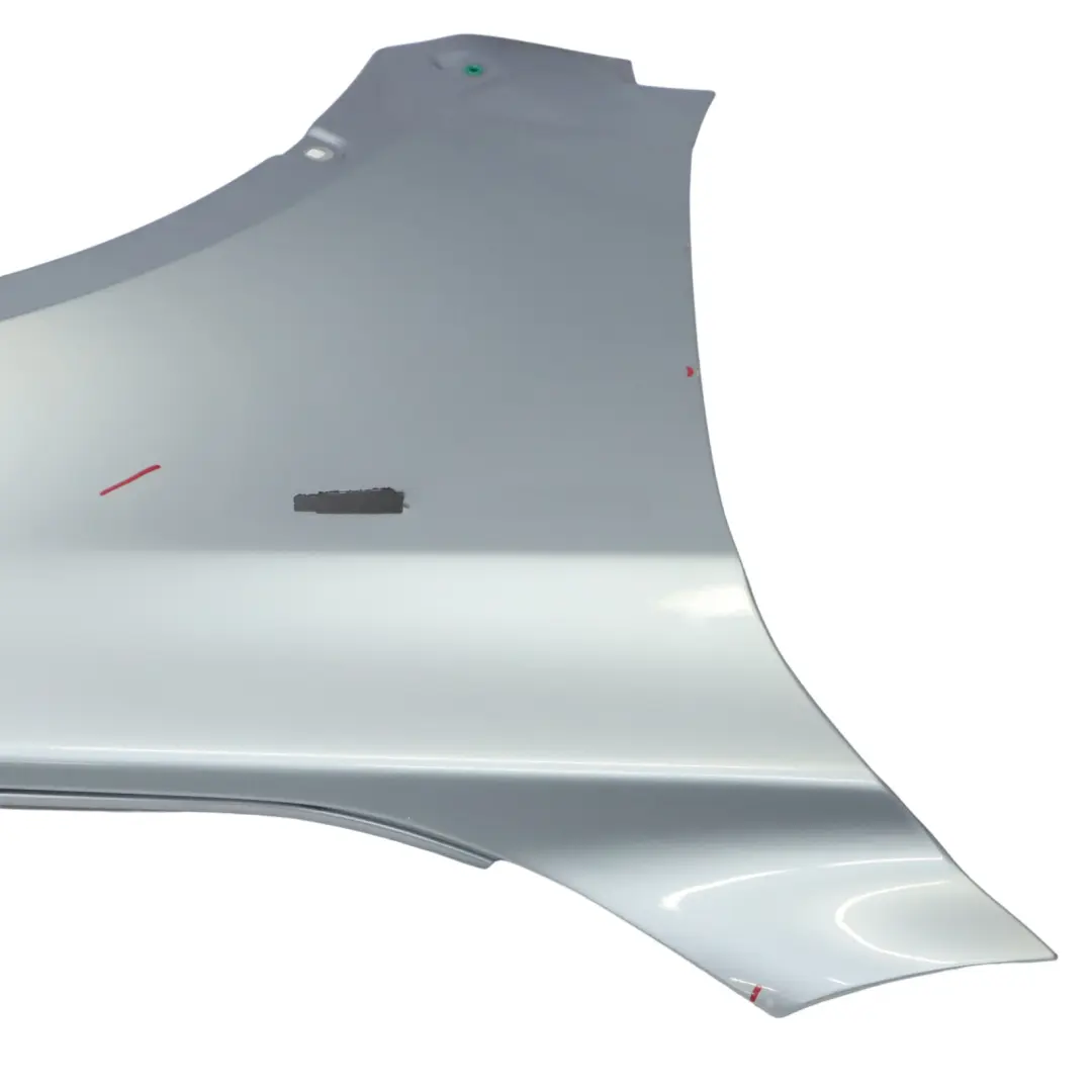 Pannello Laterale Parafango Ala Anteriore Destra Bluewater - 896 per BMW X3 E83 con numero di parte 3405922 BMW X3 E83 Pannello Laterale Parafango Ala Anteriore Destra Bluewater - 896 - SKU 3405922-WB - Numero di parte 3405922