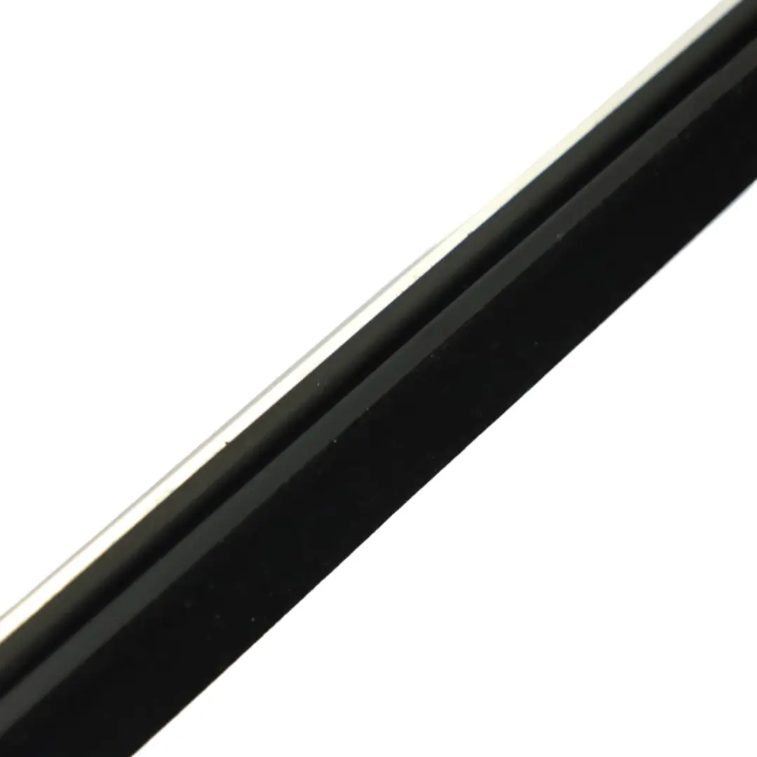Volkswagen Passat B7 Rivestimento Striscia Porta Anteriore Sinistra - SKU 3AA837475A - Numero di parte 3AA837475A