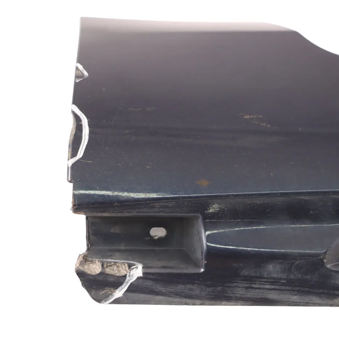 VW Passat B7 Soporte de Faldón Lateral Trasero Derecho Guía Night Black H5X - SKU 3AA853898C-NBL - Número de pieza 3AA853898C