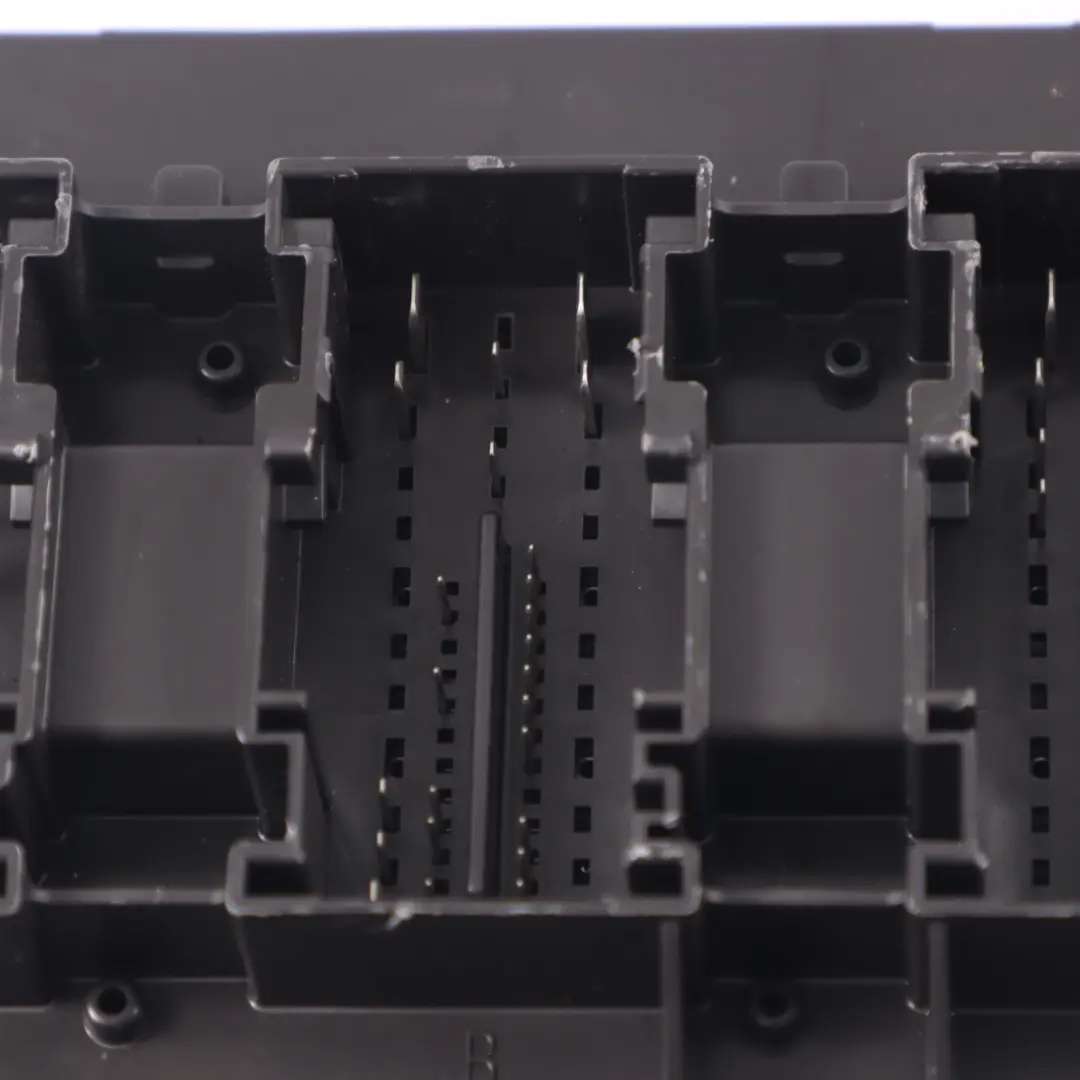 Module BCM Module de l'Unité de Contrôle ECU pour Volkswagen VW Passat B7 à propos du numéro de pièce 3AA937087R Volkswagen VW Passat B7 Module BCM Module de l'Unité de Contrôle ECU - SKU 3AA937087R - Numéro de pièce 3AA937087R