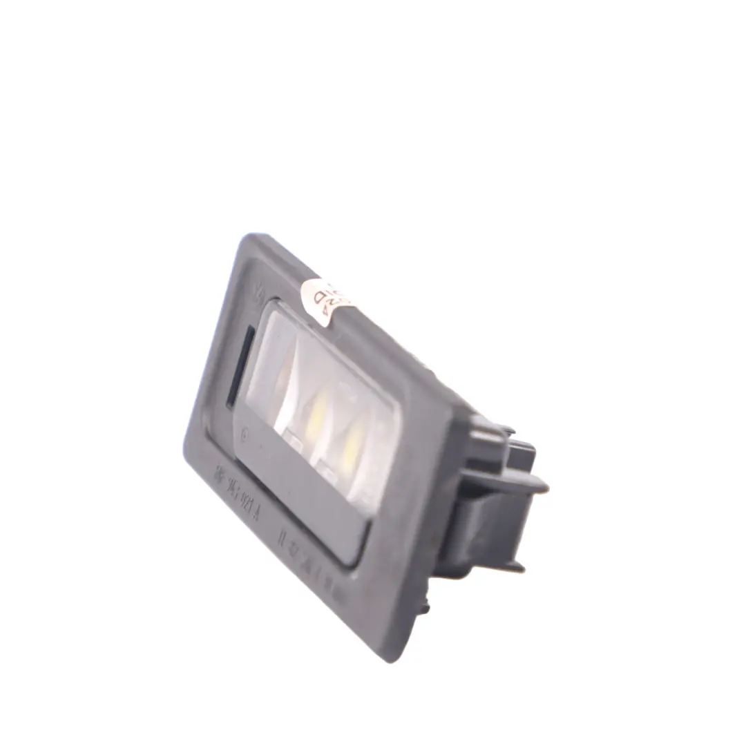 Hintere Kennzeichenleuchte Lampe für Volkswagen VW Passat B7 mit Teilenummer 3AF943021A Volkswagen VW Passat B7 Hintere Kennzeichenleuchte Lampe - SKU 3AF943021A - Teilenummer 3AF943021A