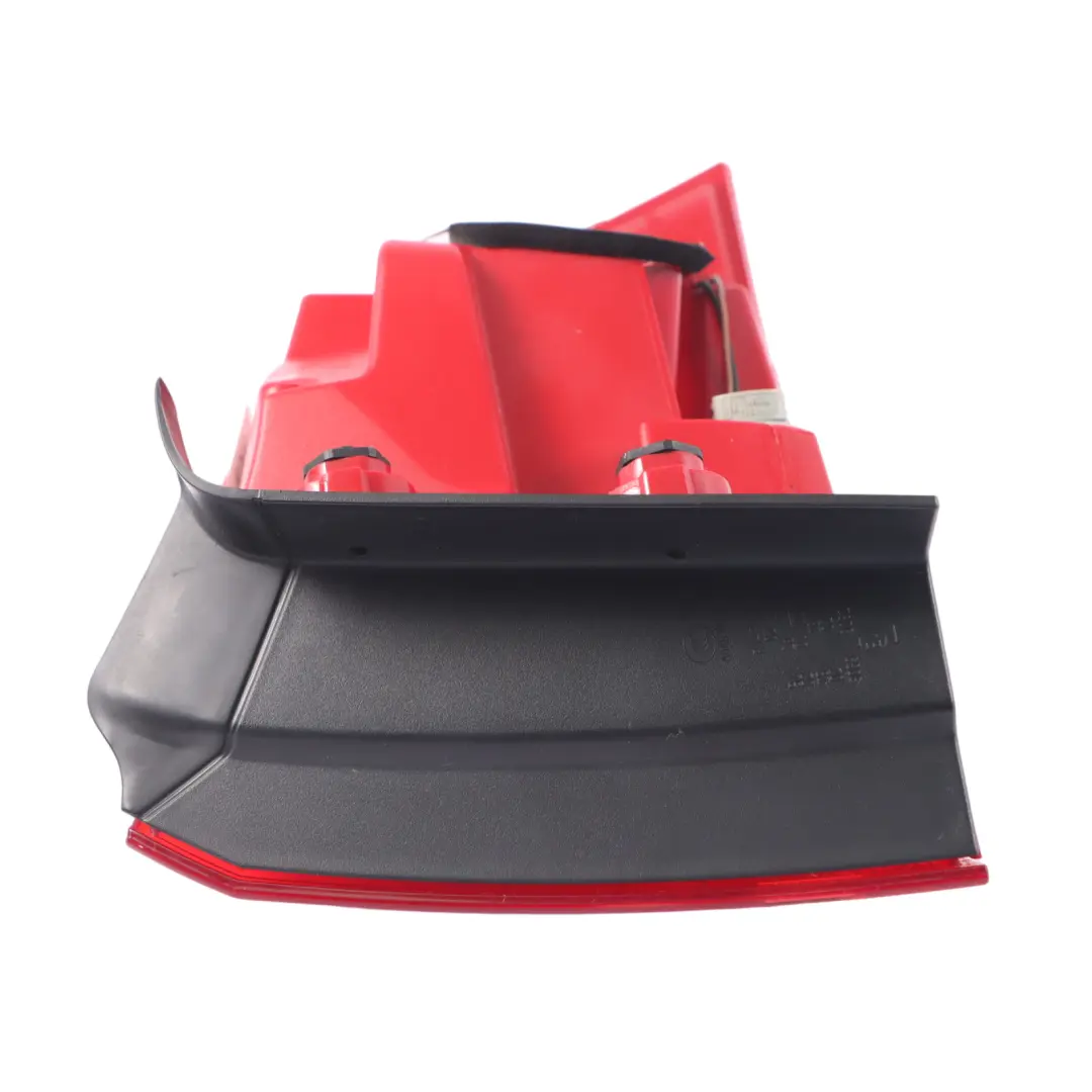 Volkswagen Passat B7 Rücklicht Lampe Trim Abdeckung Hinten Links - SKU 3AF945207B - Teilenummer 3AF945207B