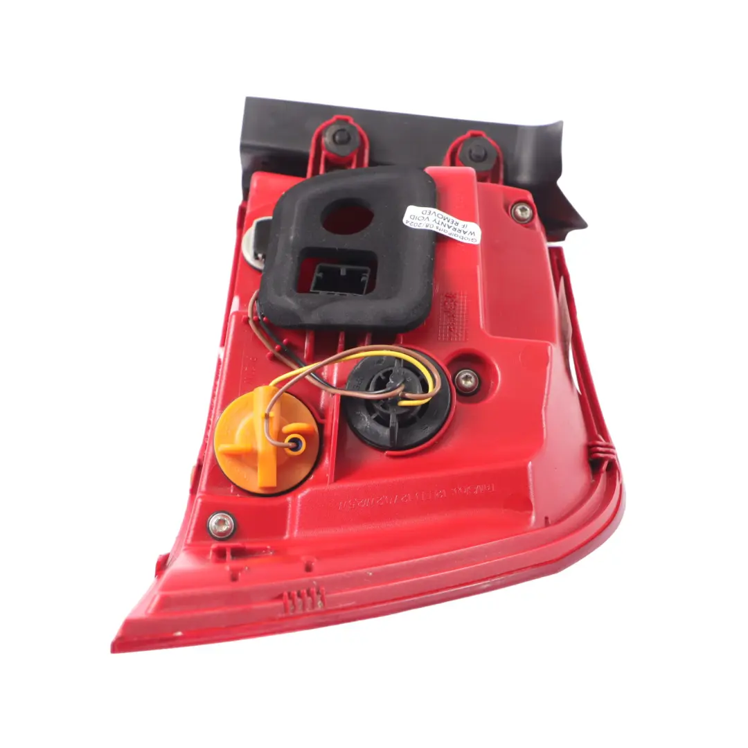 Volkswagen Passat B7 Rücklicht Lampe Trim Abdeckung Hinten Links - SKU 3AF945207B - Teilenummer 3AF945207B